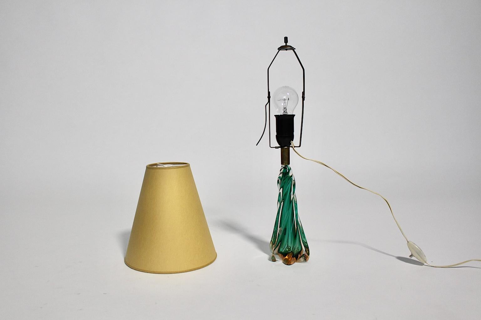 Mid-Century Modern Vintage Glass Green Gold Table Lamp, 1950s, Italy For Sale 5