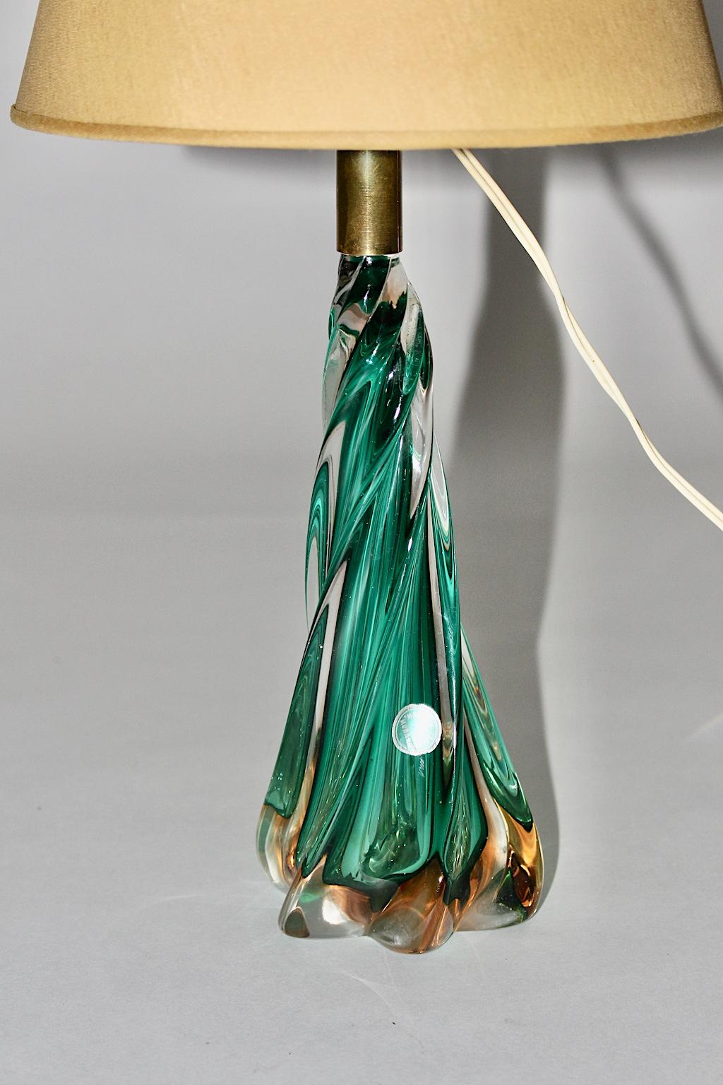 Mid-Century Modern Vintage Glass Green Gold Table Lamp, 1950s, Italy In Good Condition For Sale In Vienna, AT