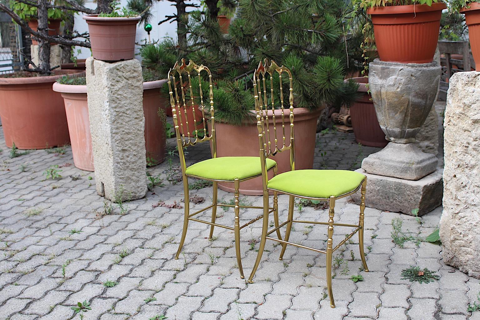 Mid century Modern delightful pair of vintage Chiavari side chairs / chairs were made of polished solid brass furthermore the seats are newly covered with green velvet fabric.
The vintage condition is very good with beautiful brass