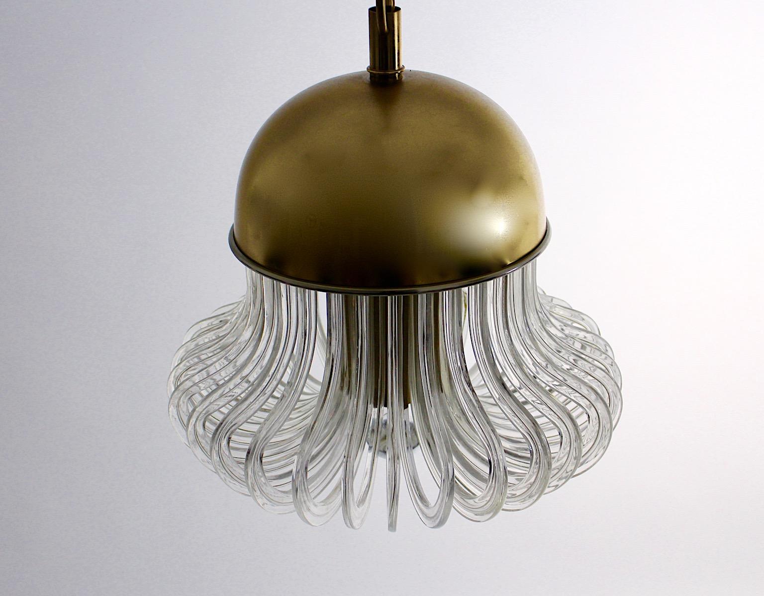 Mid Century Modern Vintage Golden Brass Crystal Glass Chandelier Bakalowits 1960 In Good Condition For Sale In Vienna, AT