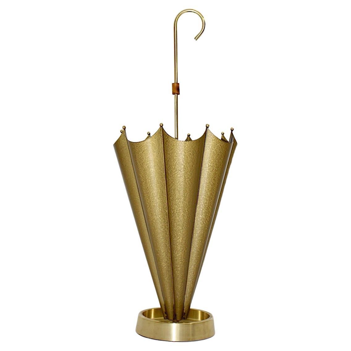 Mid-Century Modern Vintage Regenschirmständer aus goldenem Metall und Bambus, Italien 1950er Jahre im Angebot