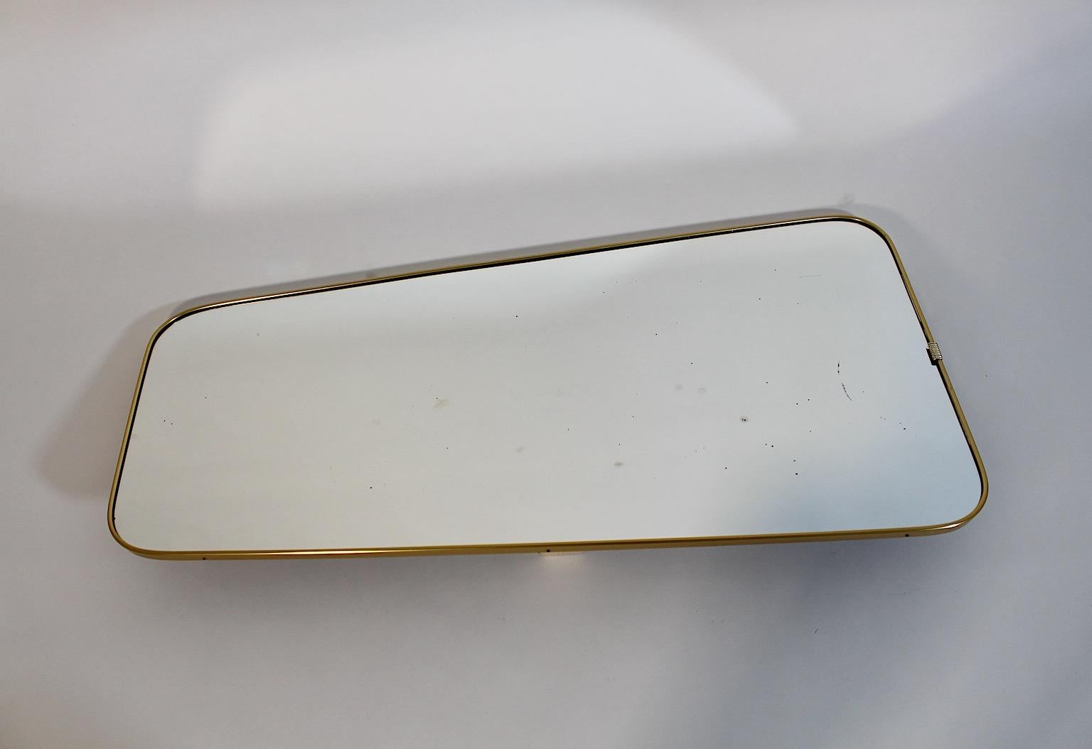 Rechteckiger Vintage- oder Bodenspiegel aus goldenem Metall in voller Länge oder aus der Mitte des Jahrhunderts im Zustand „Gut“ im Angebot in Vienna, AT