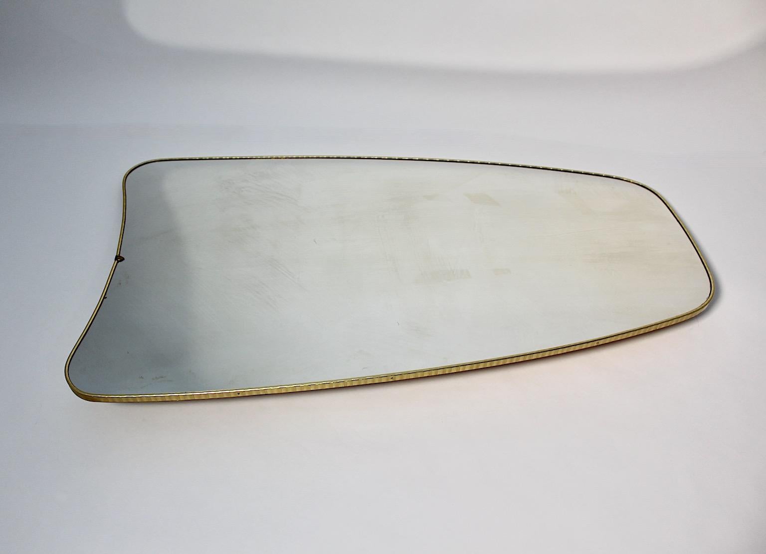 Mid Century Modern Vintage Golden Plastic Brass Full Length Mirror Huge 1950s (Messing) im Angebot