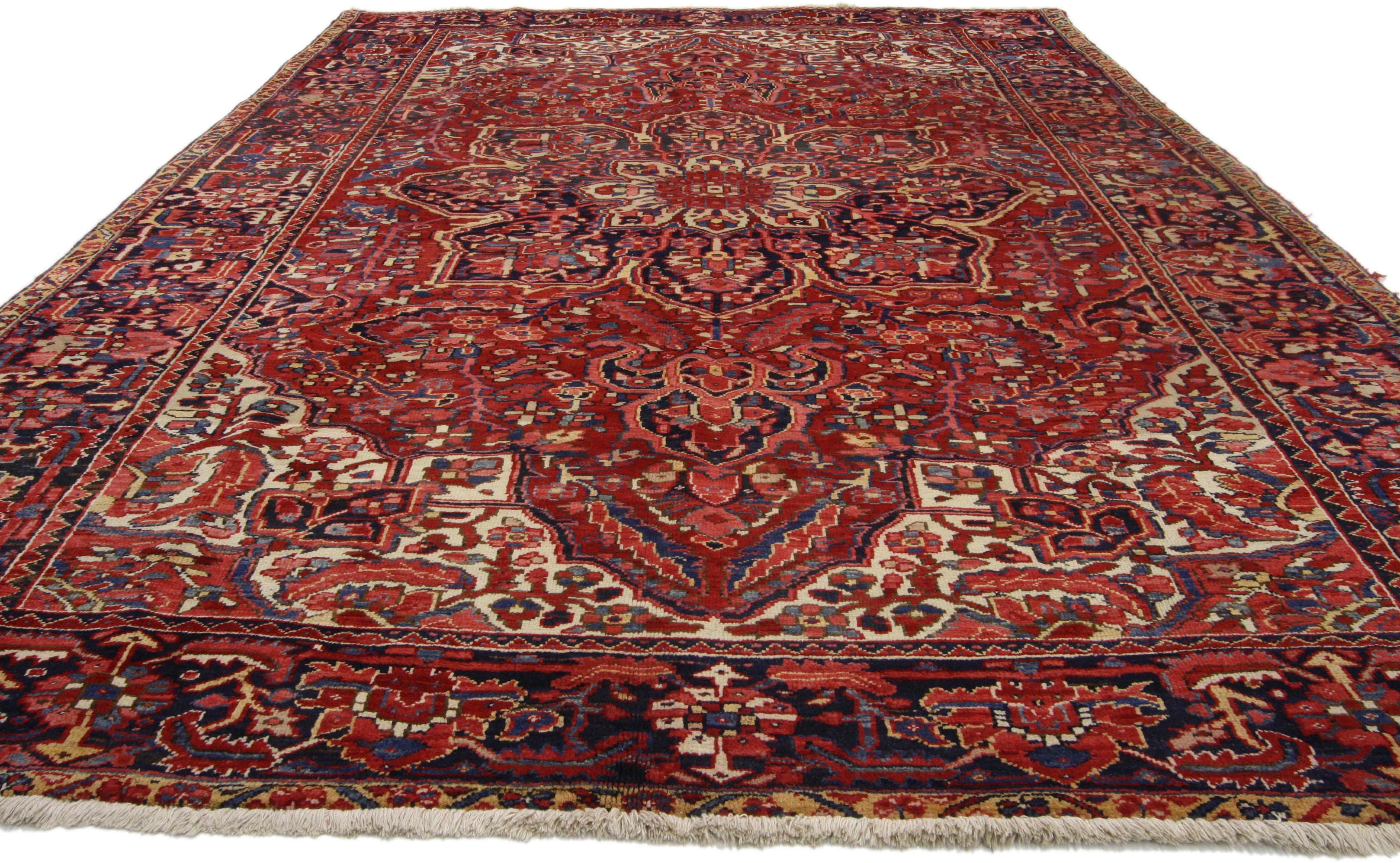 76187 Mid-Century Modern Vintage Heriz Area Rug with Luxe Style. Full of character and stately presence, this vintage Persian Heriz rug features classical elements of Persian rug design and Mid-Century Modern style. This vintage Persian rug has many