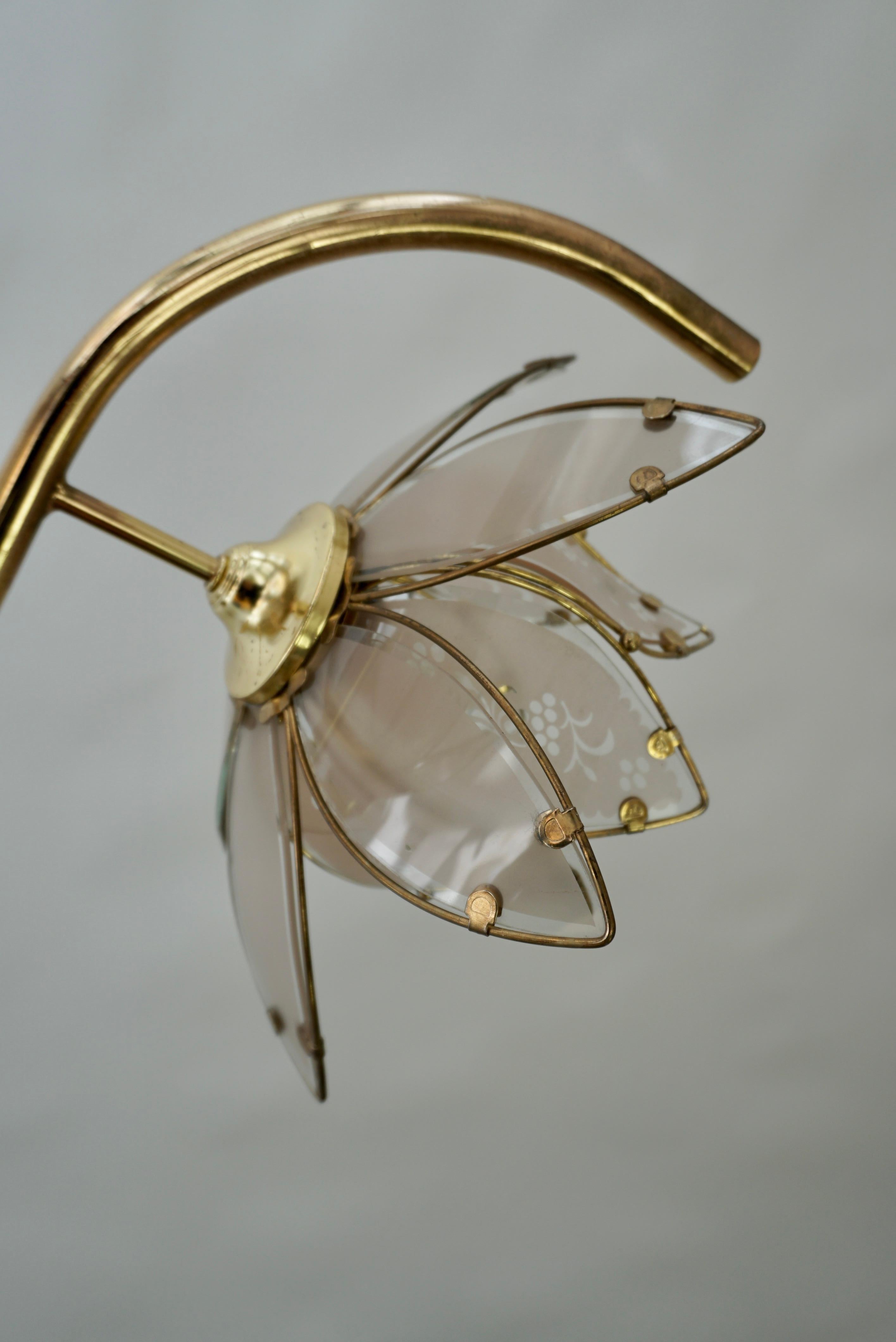 Mid Century Modern Vintage Hollywood Regency White Glass Lotus Flower Floor Lamp For Sale 8