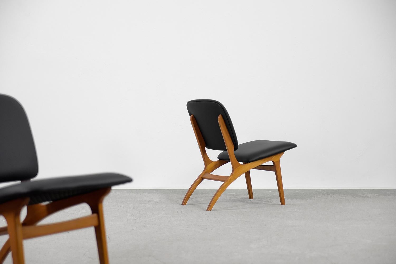 Swedish Pair of Mid-Century Modern Vintage Jylland Beech Wood Chairs from Jio Möbler For Sale