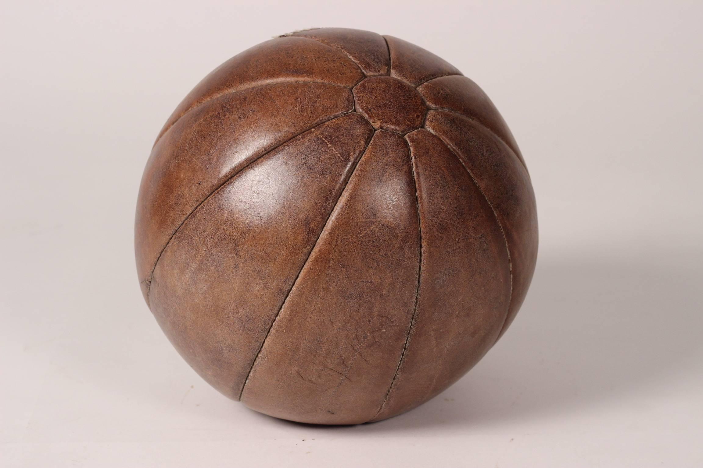 Balón Medicinal de Cuero Vintage Moderno de Mediados de Siglo Británico