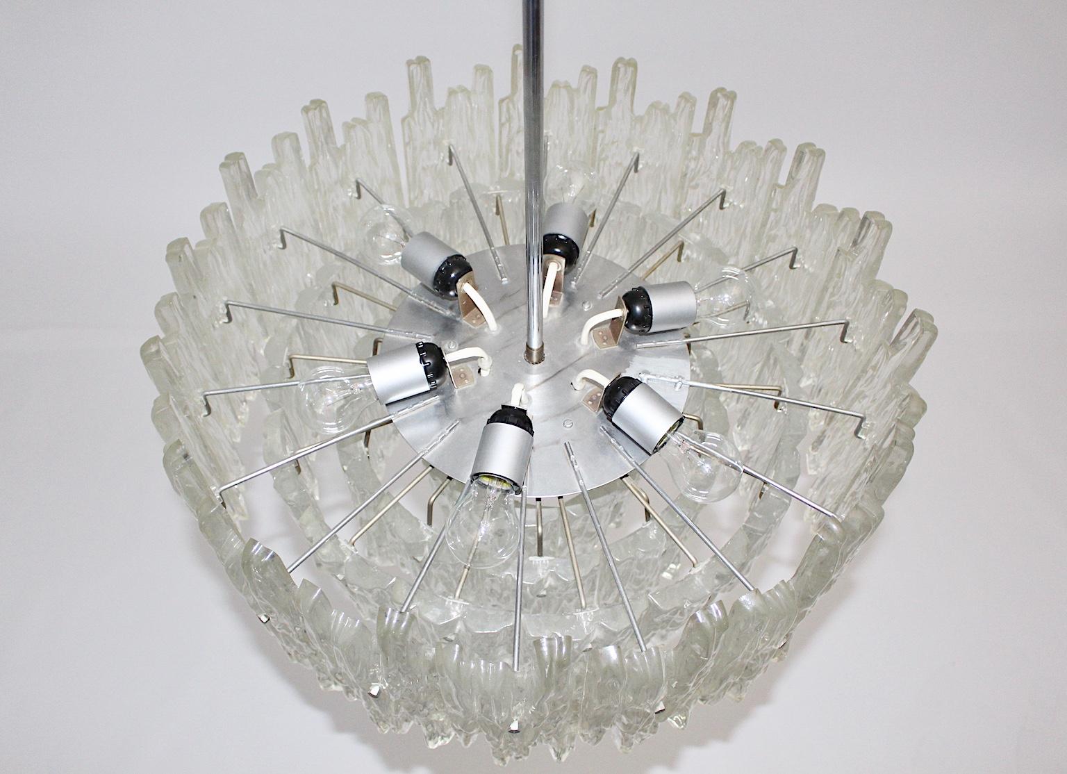 Mid-Century Modern Vintage Lucite Chandelier or Pendant, 1960s, Austria In Good Condition For Sale In Vienna, AT