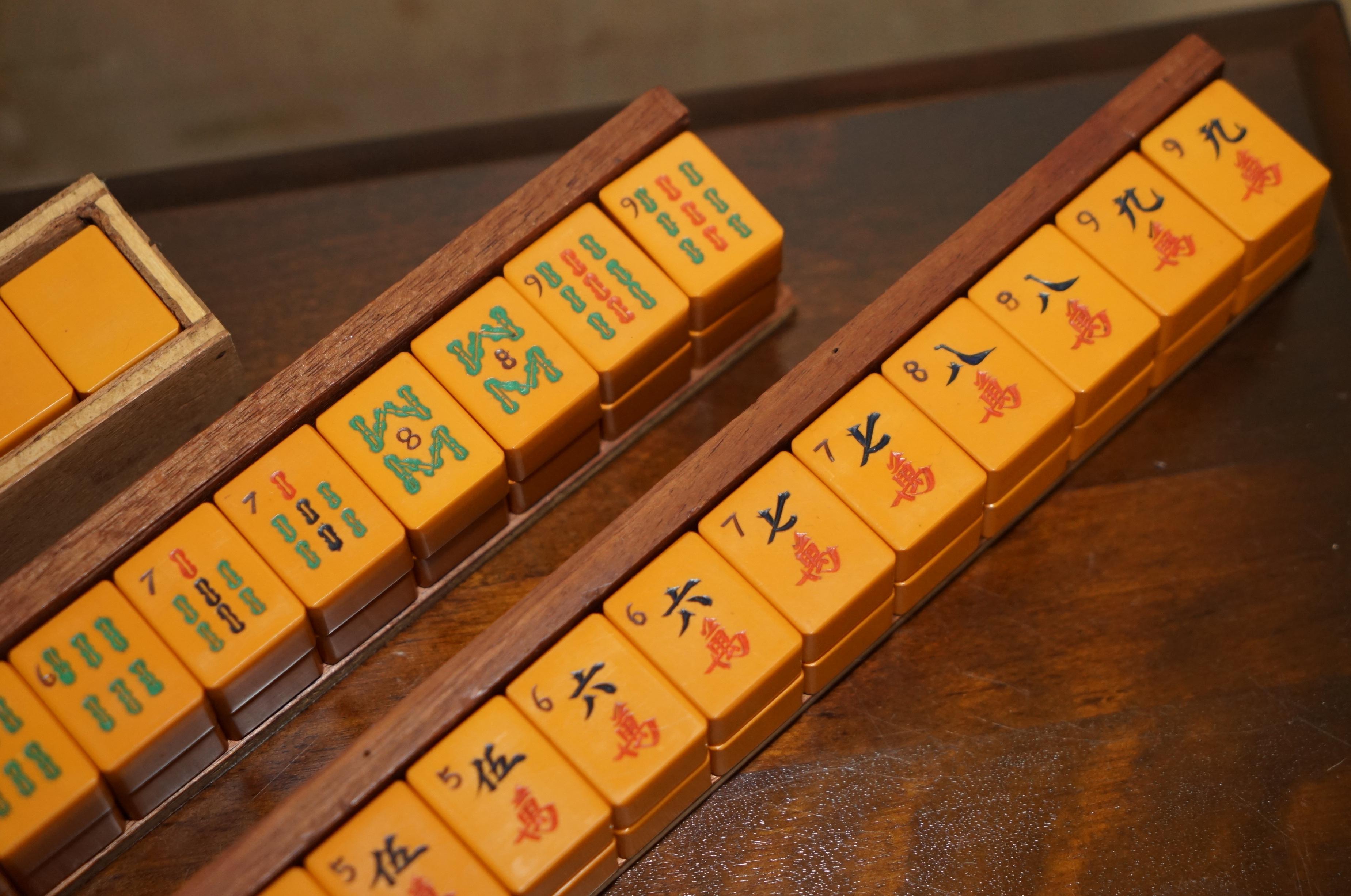 MID CENTURY MODERN ViNTAGE MAHJONG 144 PIECE GAMES SET MOTHER OF PEARL COUNTERS For Sale 7