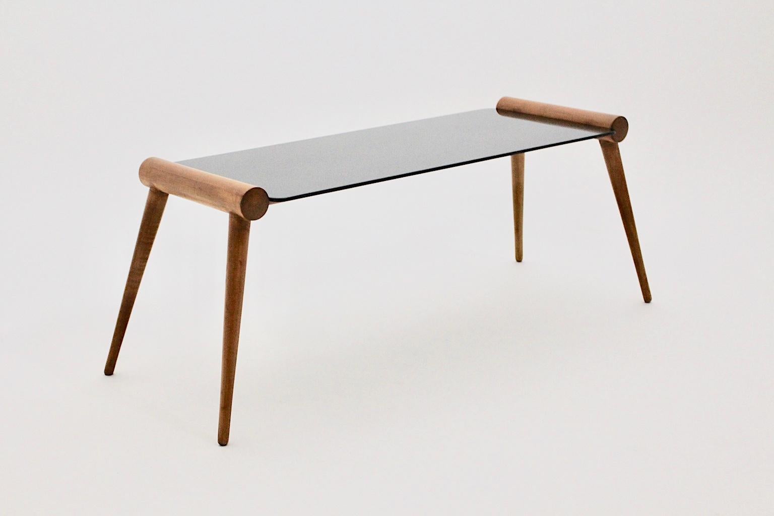 Mid-Century Modern Table basse en érable de style moderne du milieu du siècle dernier par Max Kment:: Vienne:: années 1950 en vente