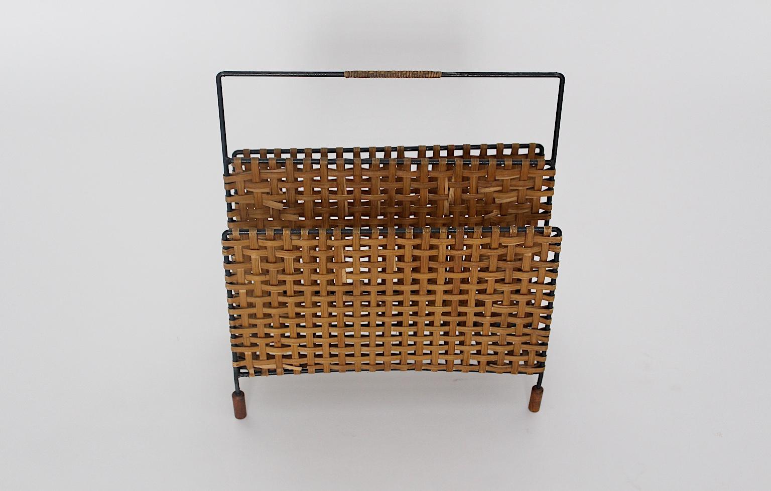 Mid-Century Modern Vintage Metal Magazine Rack Magazine Stand, 1960, Austria In Good Condition In Vienna, AT