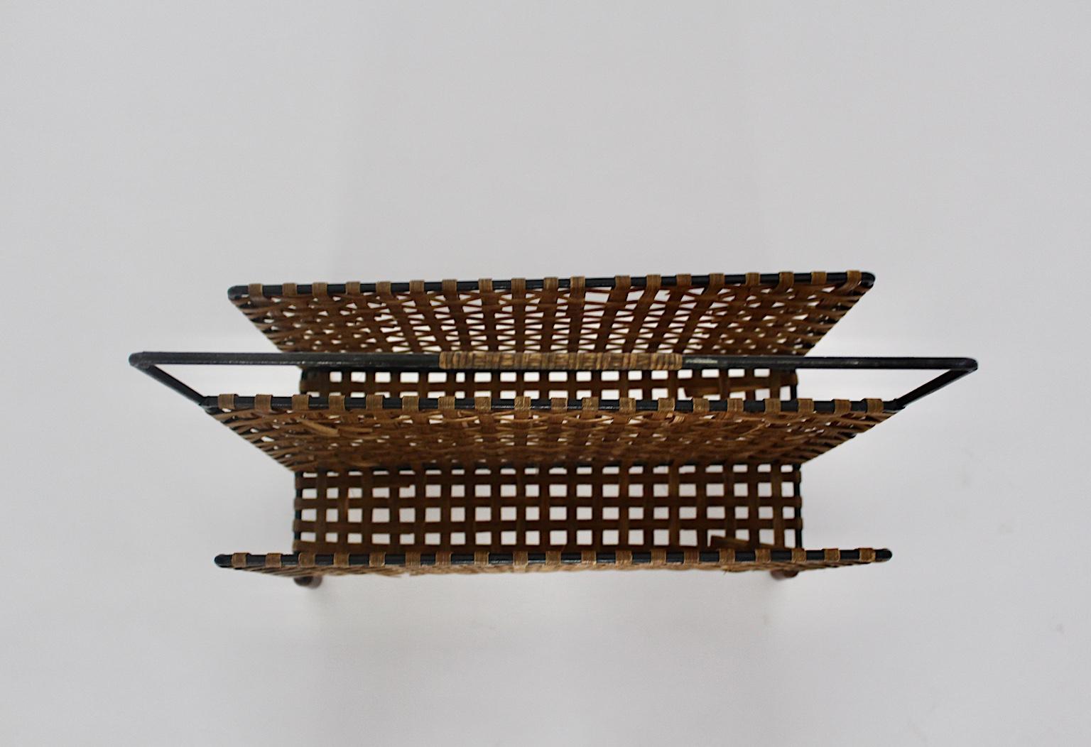 Mid-Century Modern Vintage Metal Magazine Rack Magazine Stand, 1960, Austria 1
