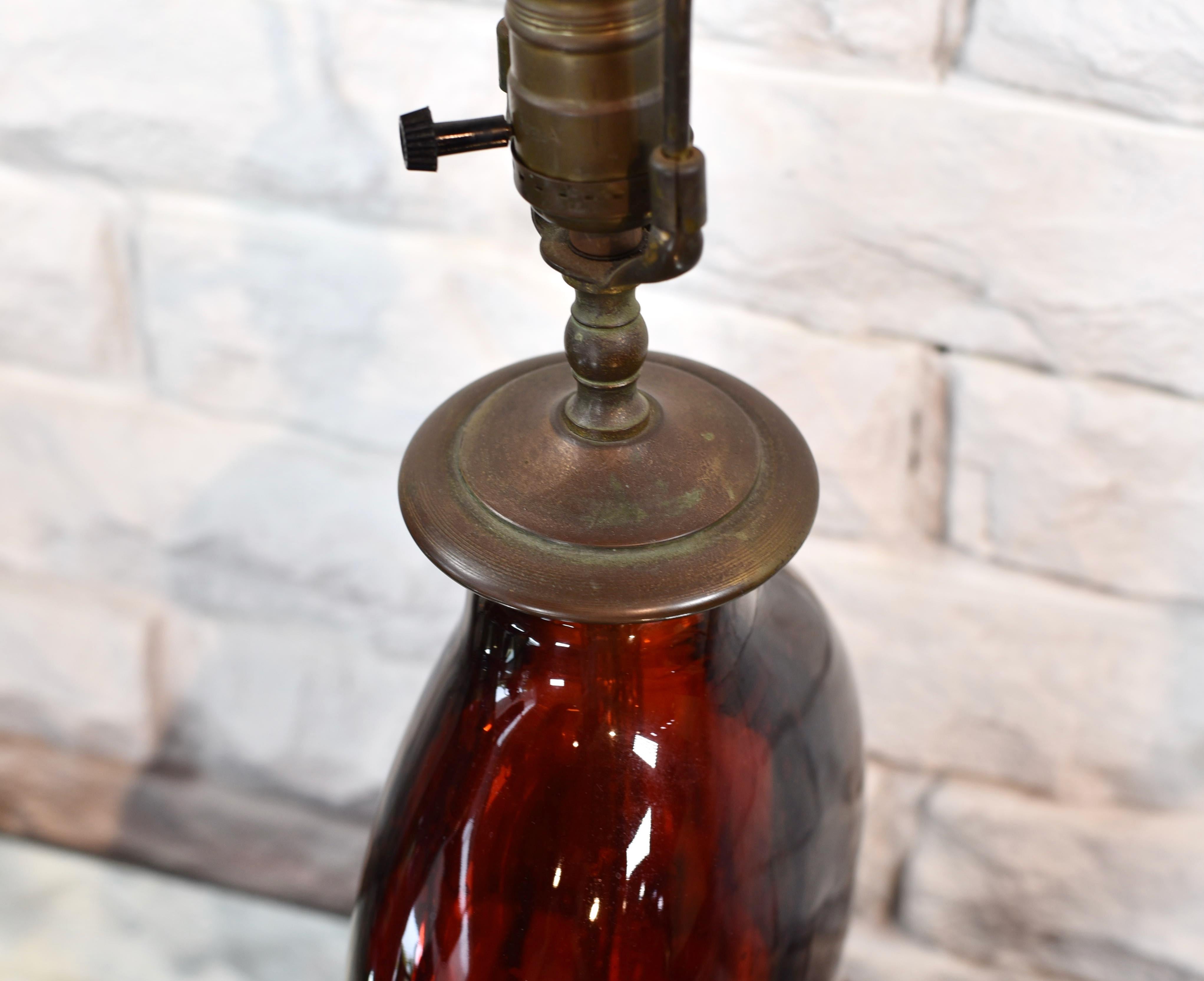 Laiton Lampe de bureau Sommerso en verre d'art de Murano moderne du milieu du siècle dernier en vente
