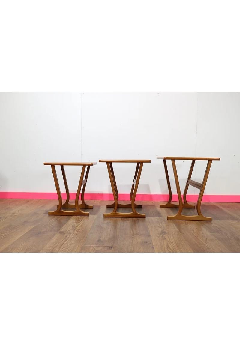 Mid-Century Modern Table gigogne vintage mi-siècle moderne par Parker Knoll en vente