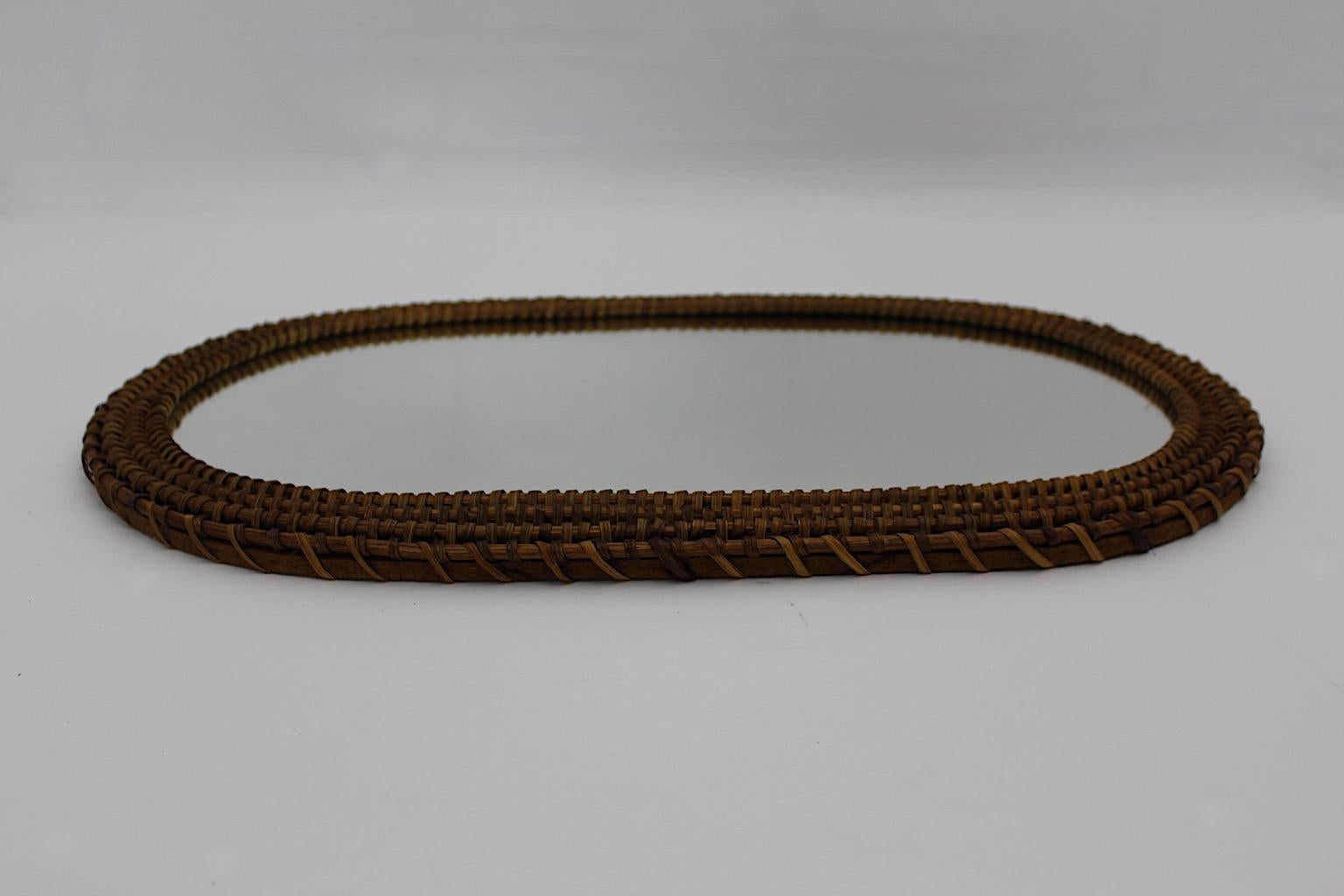 Mid-Century Modern Vintage Organic Oval Rattan Wall Mirror, 1970s, Italy For Sale 2