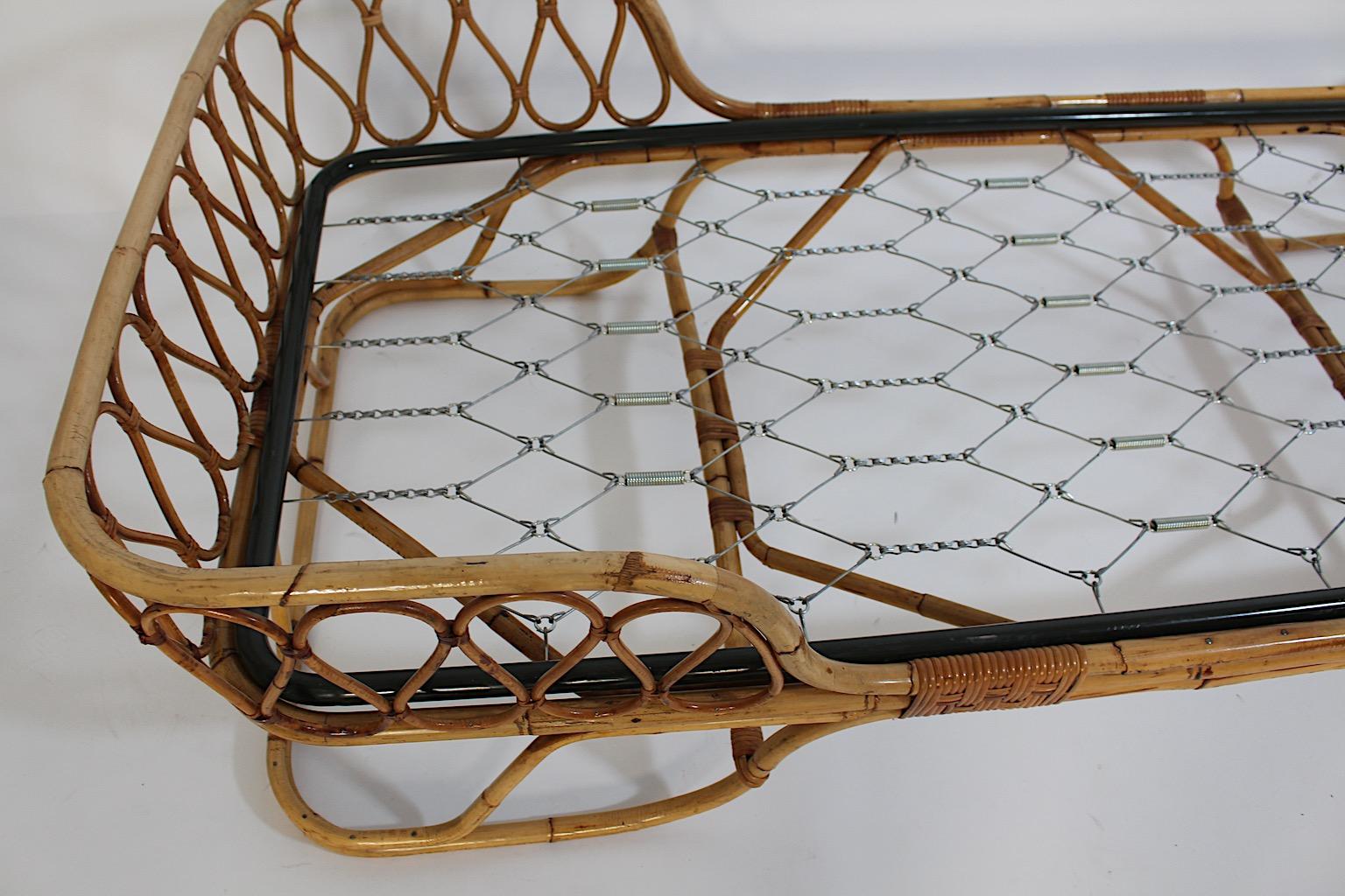 Mid-Century Modern Vintage Organic Rattan Bamboo Daybed Chaise Lounge Gio Ponti  For Sale 13