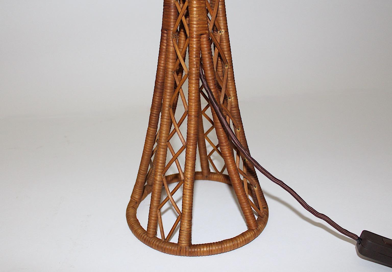 Mid Century Modern Vintage organische Rattan-Tischlampe Pilz Eiffel 1950er Jahre  im Angebot 5