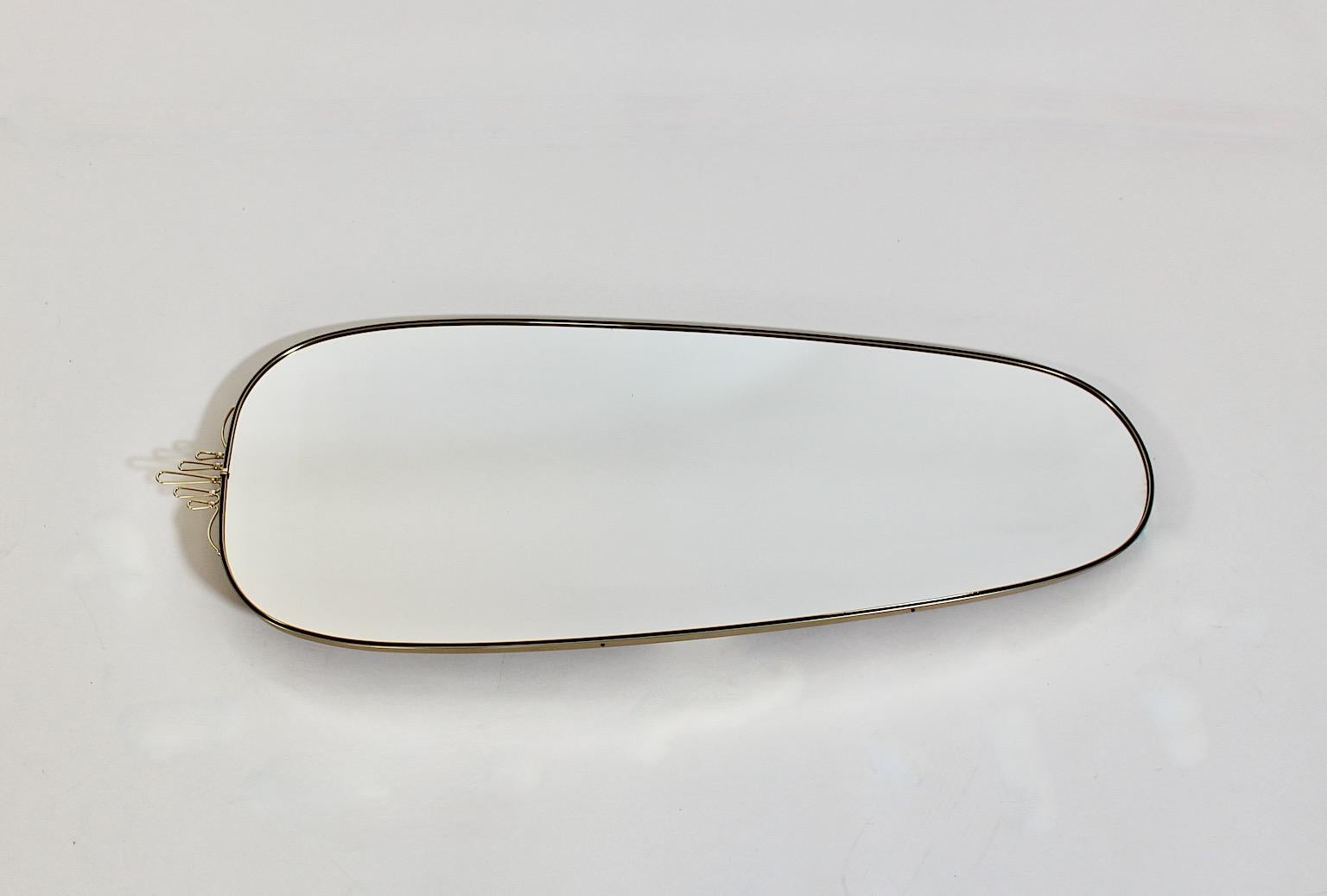 Mid Century Modern Vintage Oval Brass Metal Black Full Length Mirror Italy 1950s In Good Condition In Vienna, AT