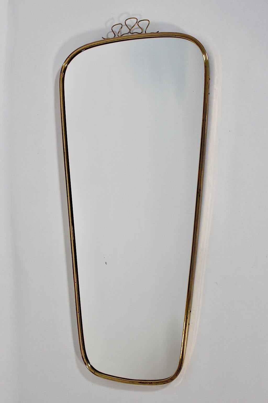 Mid-Century Modern Vintage Oval Brass Wall Mirror Full Length Mirror 1950s In Good Condition For Sale In Vienna, AT