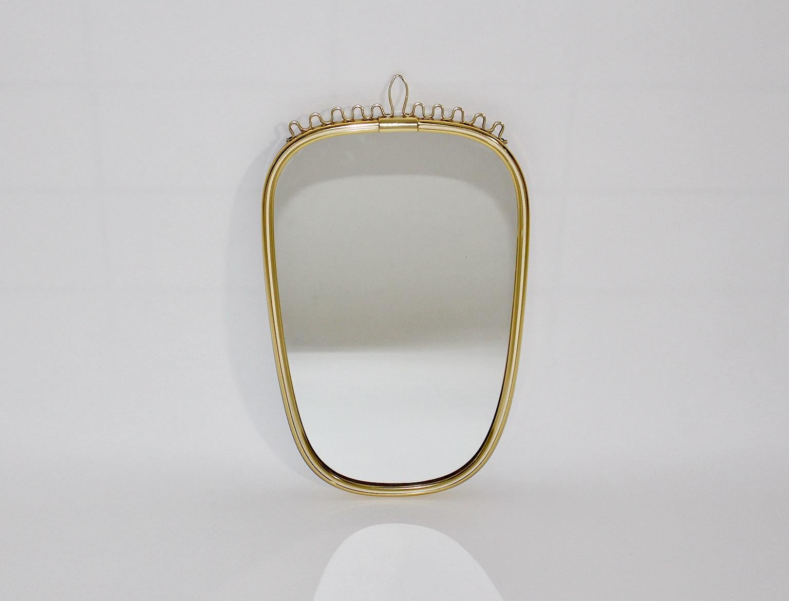 Mid Century Modern Vintage Oval Brassed White Wall Mirror 1960s Austria For Sale 5