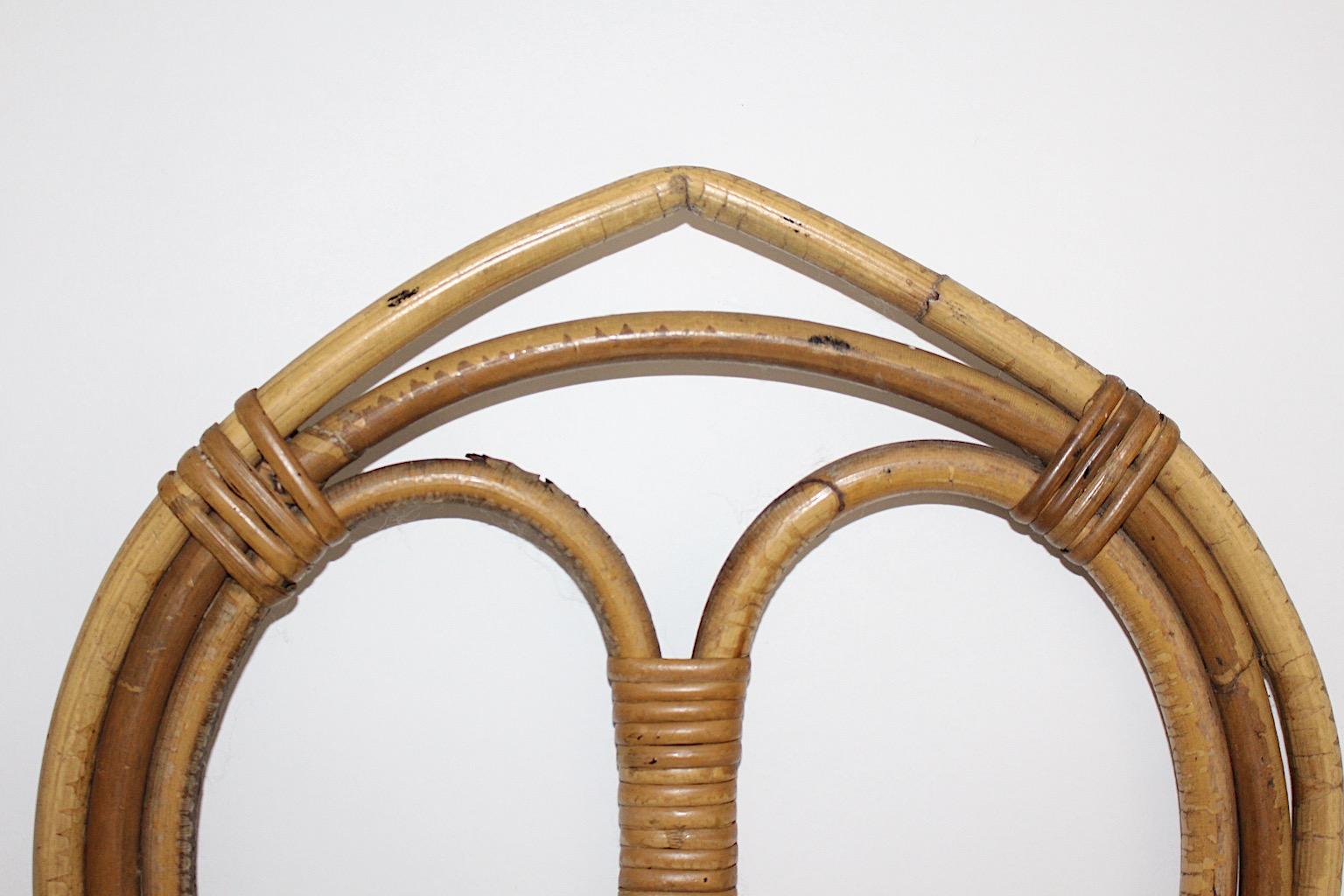 20th Century Mid-Century Modern Vintage Oval Rattan Solo Hook Coat Rack 1950s Italy For Sale