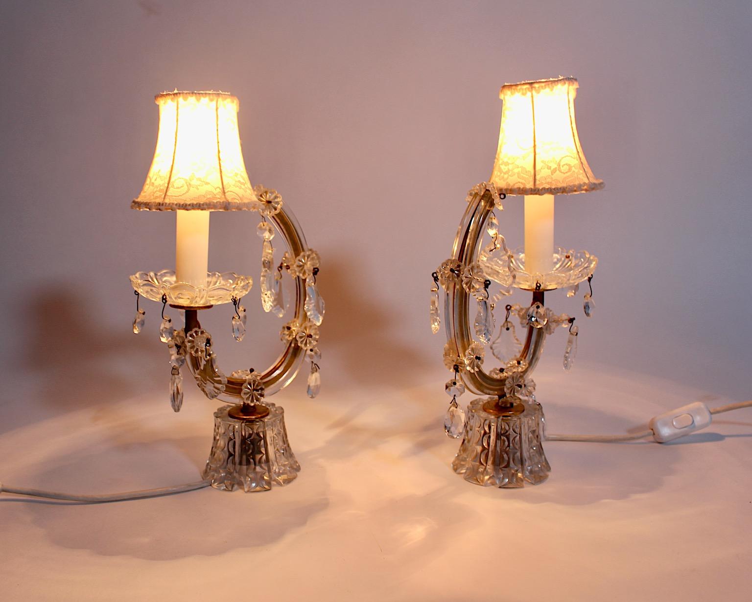 Paire de lampes de bureau vintage en verre transparent et laiton blanc mi-siècle moderne, Autriche, 1960 en vente 3