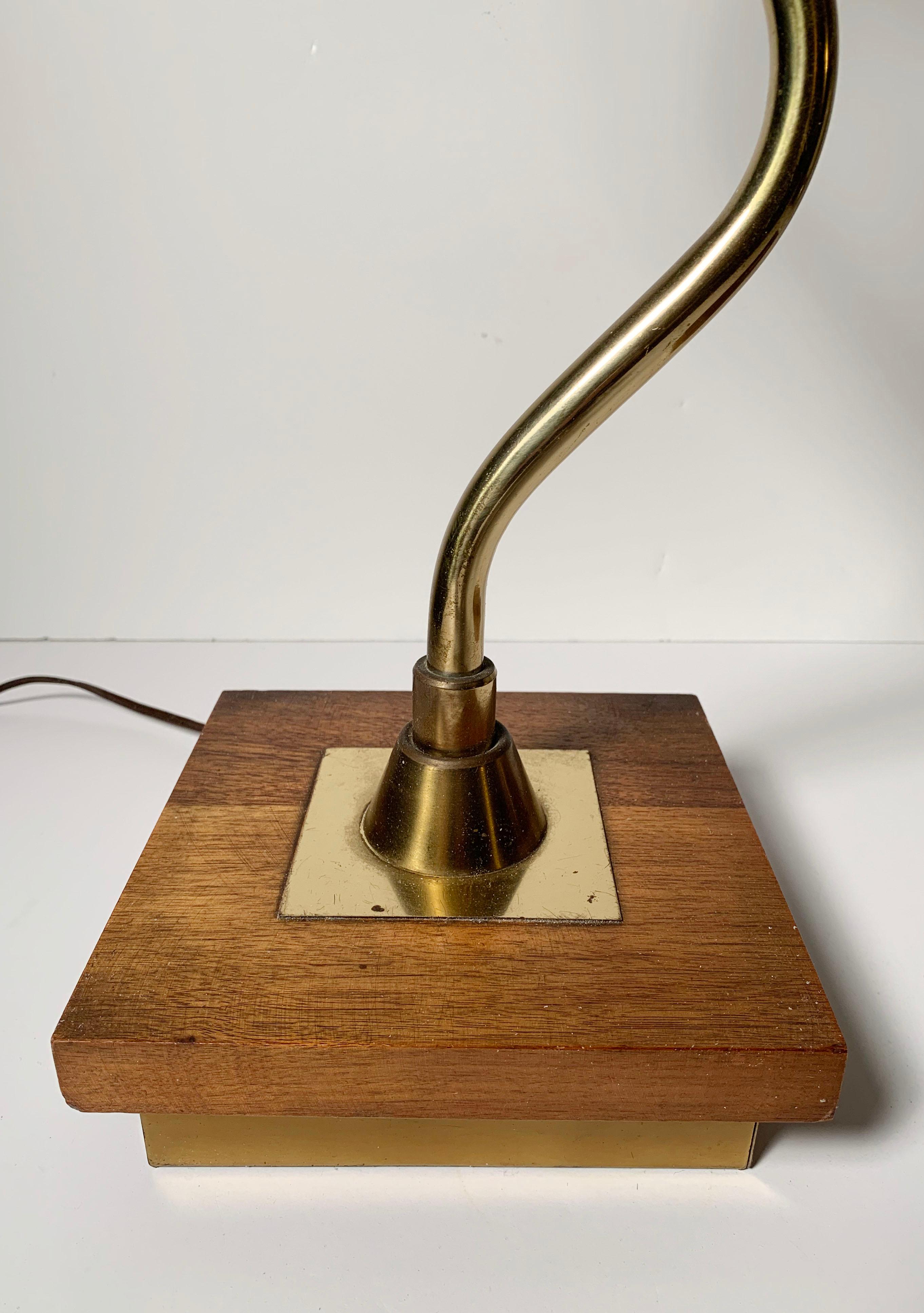 Mid-Century Modern Vintage Pair of Serpentine Table Lamps 7