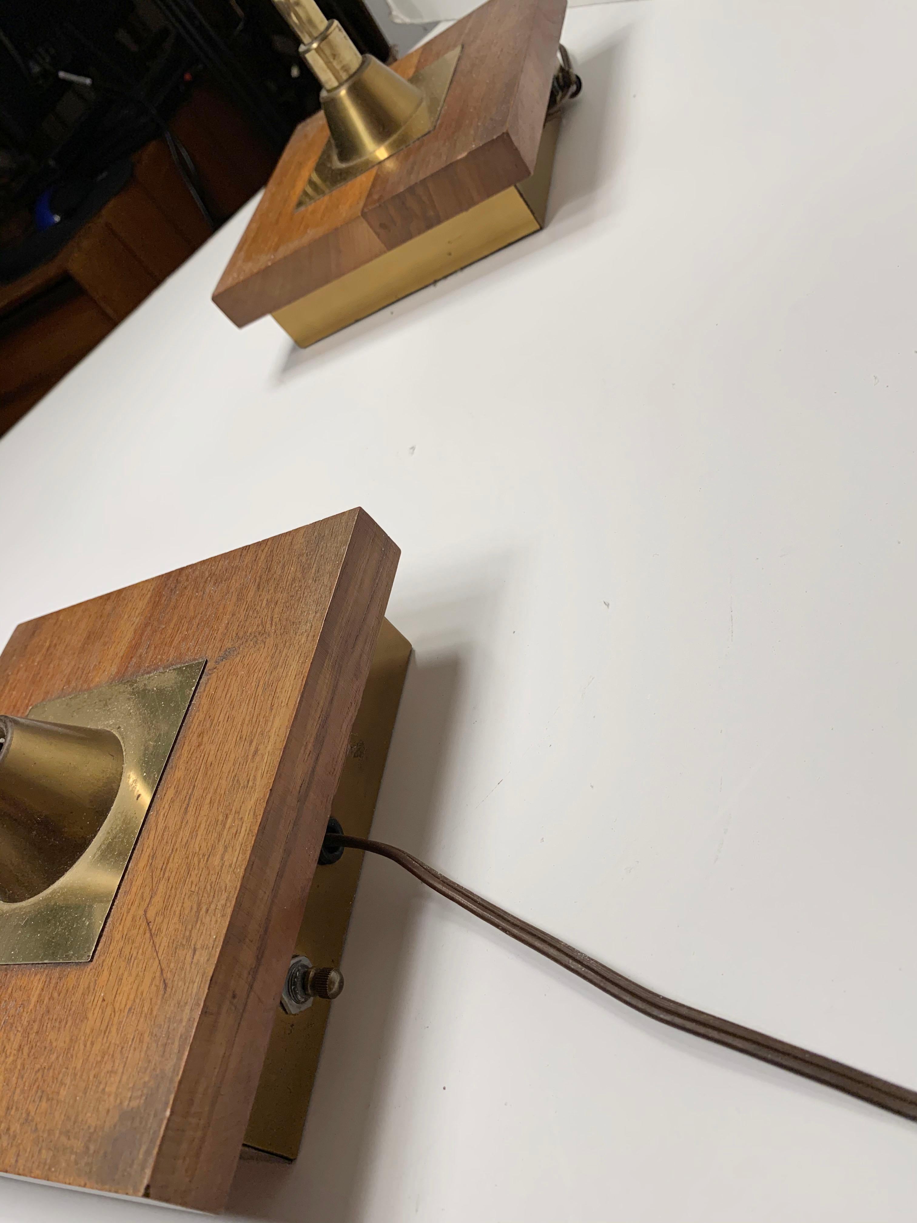 Mid-Century Modern Vintage Pair of Serpentine Table Lamps 9