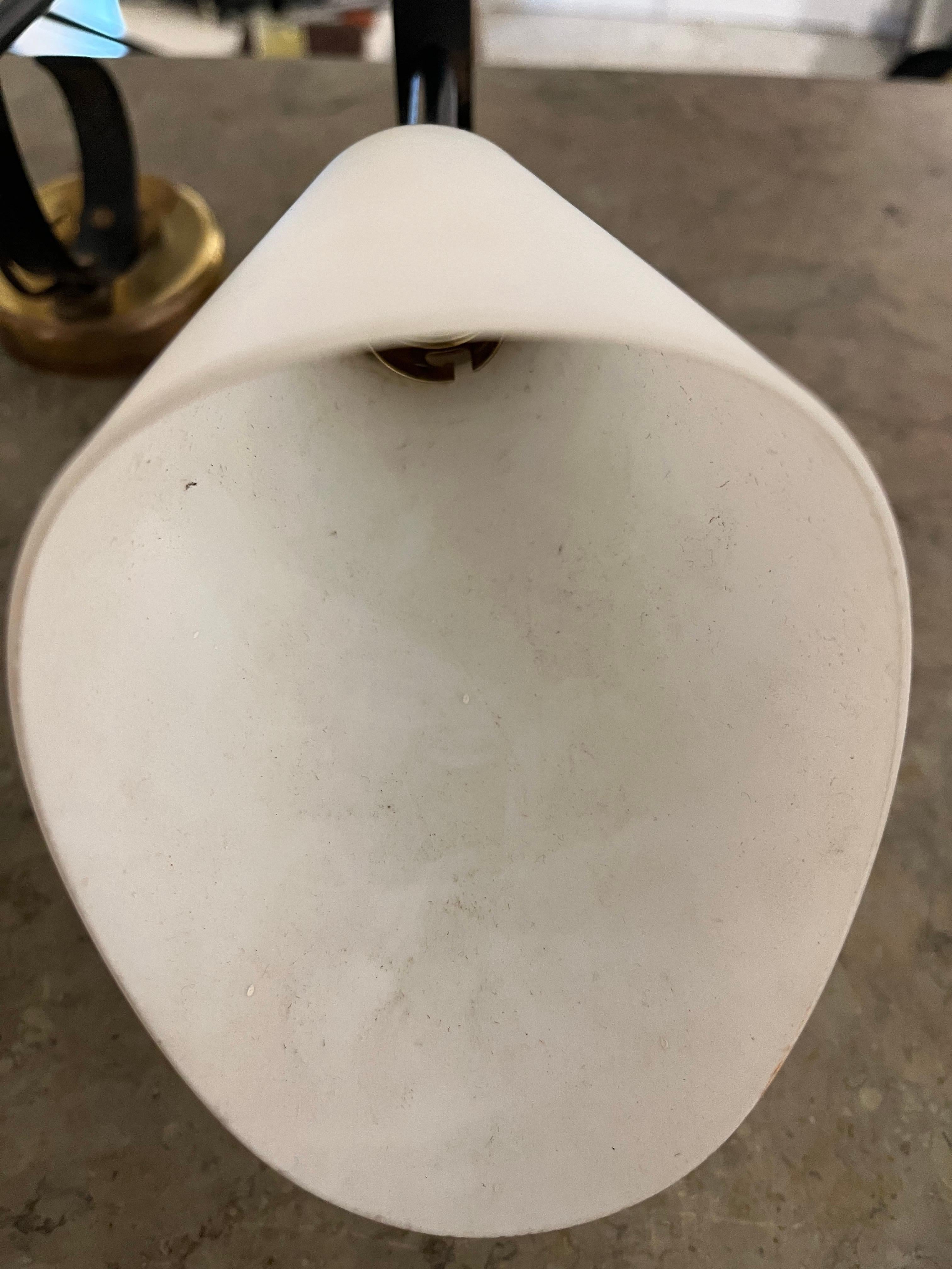 Français Paire d'appliques murales vintage mi-siècle moderne Maiosn Arlus style en vente
