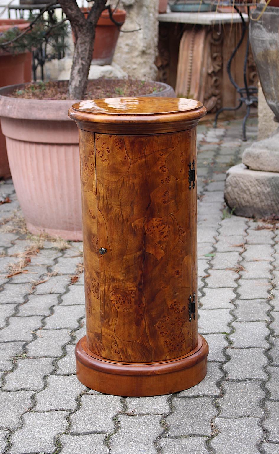 Mid Century Modern Vintage Poplar Wood Round Chest or Side Table 1960s Austria For Sale 6