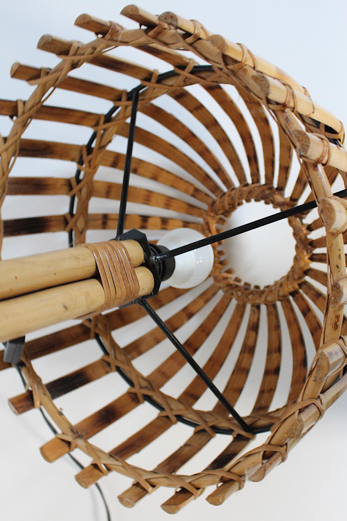 Lampe de table à abat-jour en bambou, rotin et bois de rose, Italie du milieu du siècle dernier. en vente 3