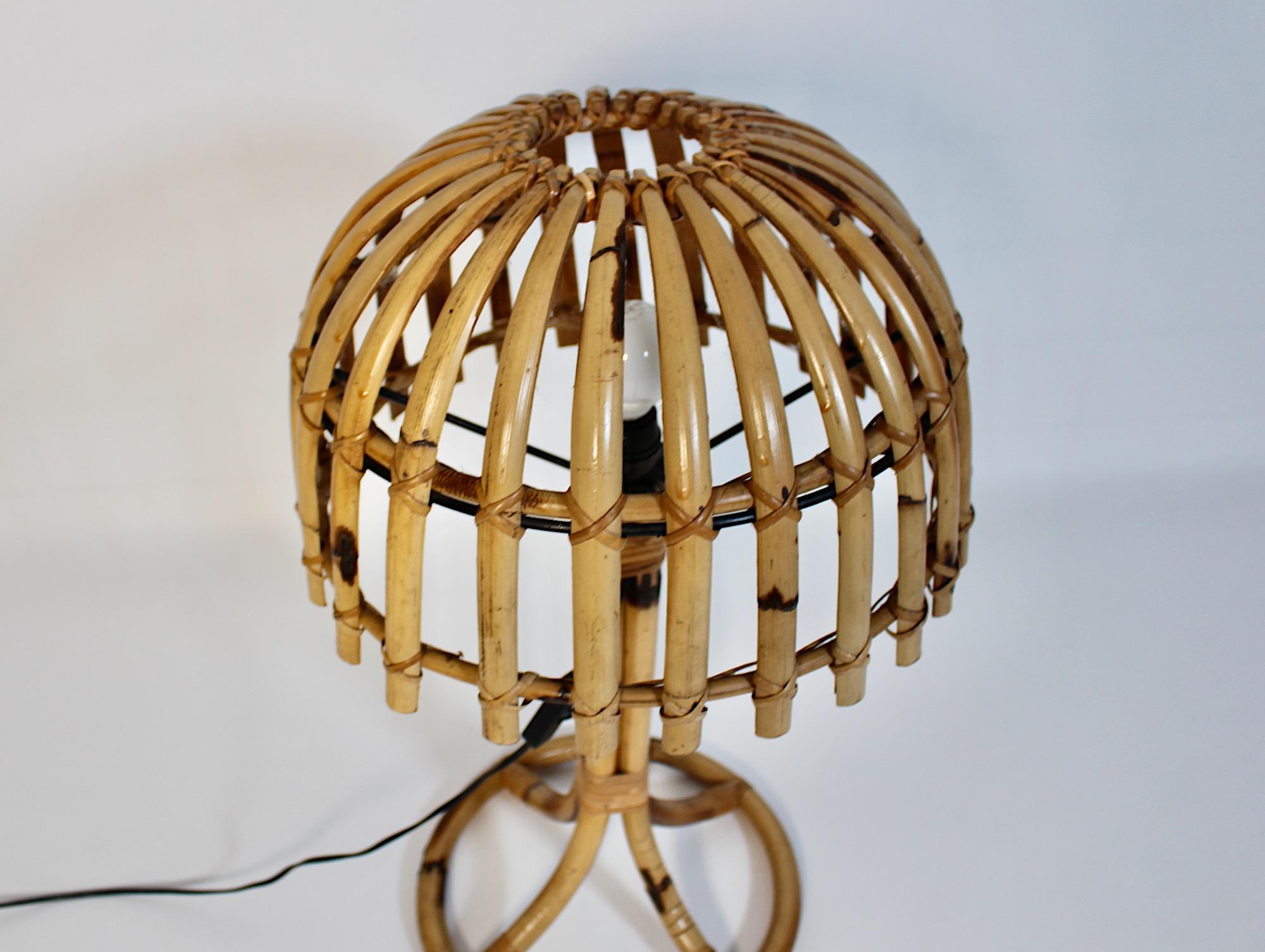Lampe de table à abat-jour en bambou, rotin et bois de rose, Italie du milieu du siècle dernier. en vente 5