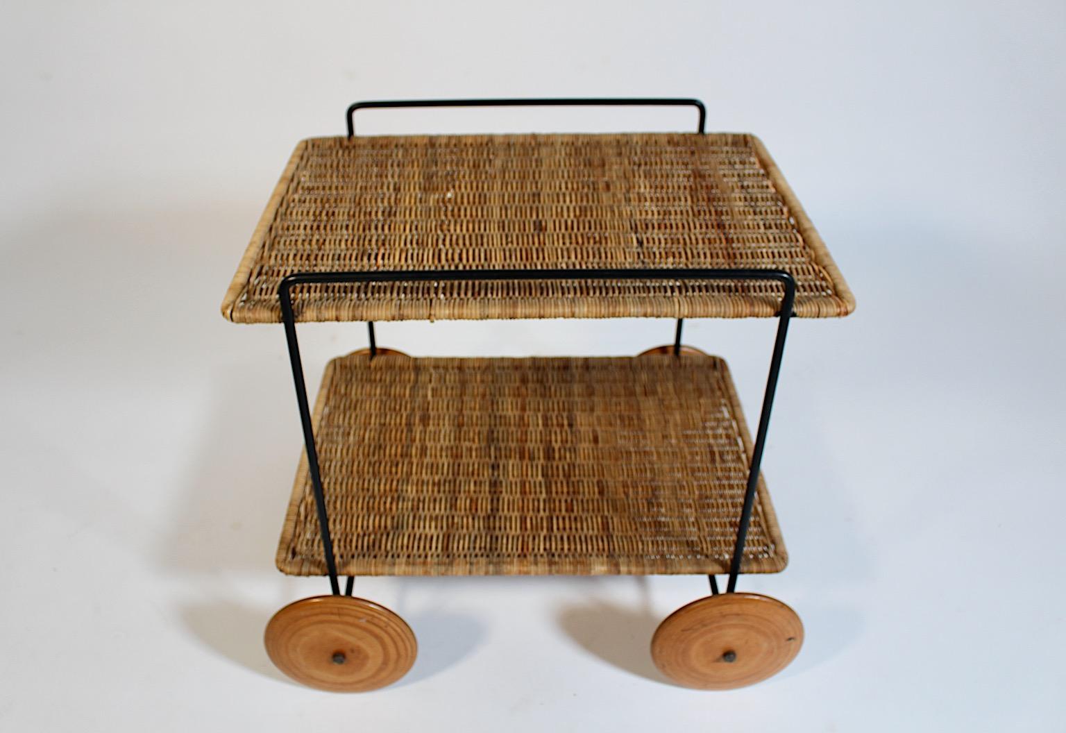 Mid Century Modern Vintage Rattan Buche Bar Cart Carl Auböck 1951 Wien (Österreichisch) im Angebot