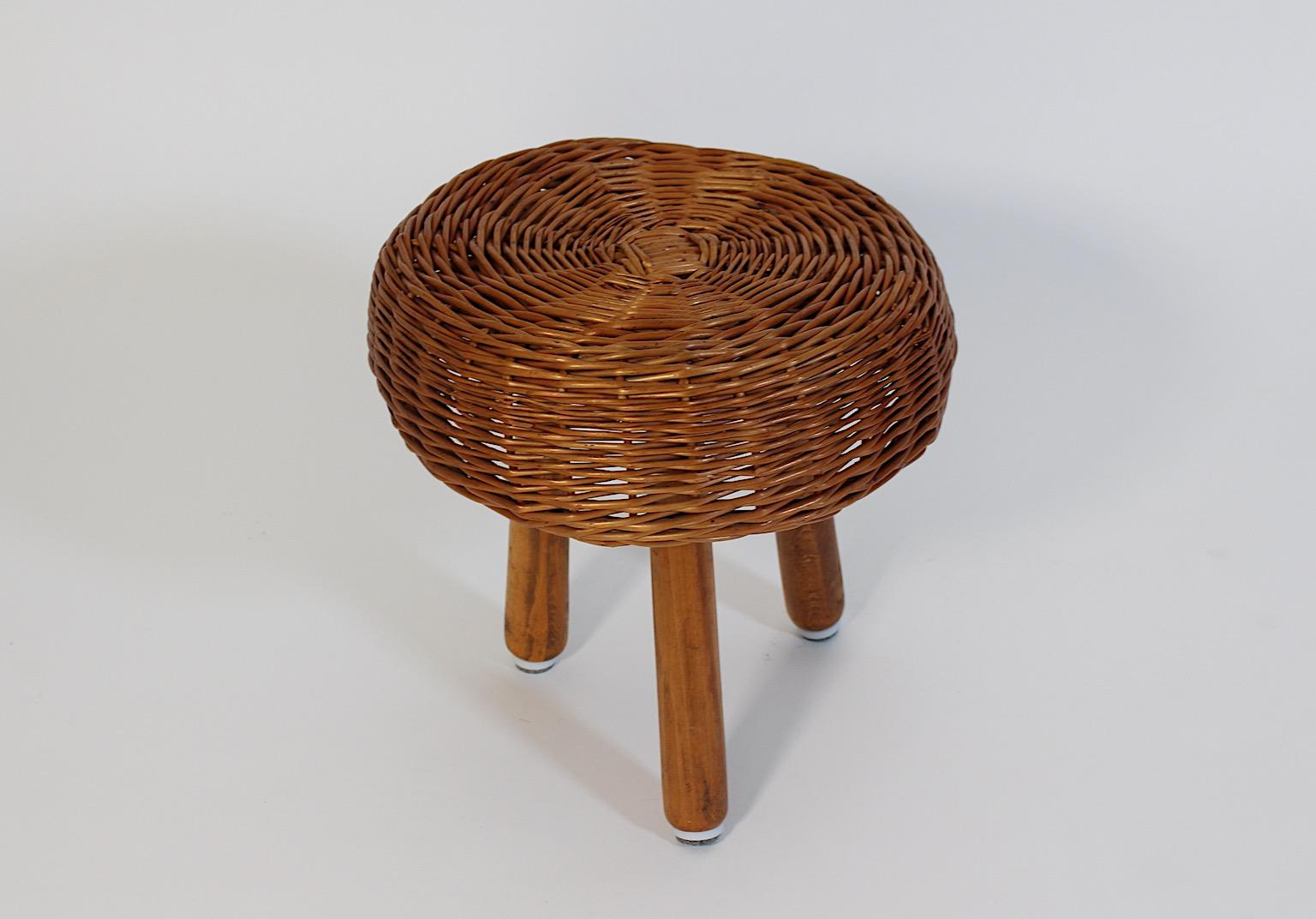 Mid-Century moderno Sgabello organico in rattan e faggio vintage Tony Paul 1950s in vendita