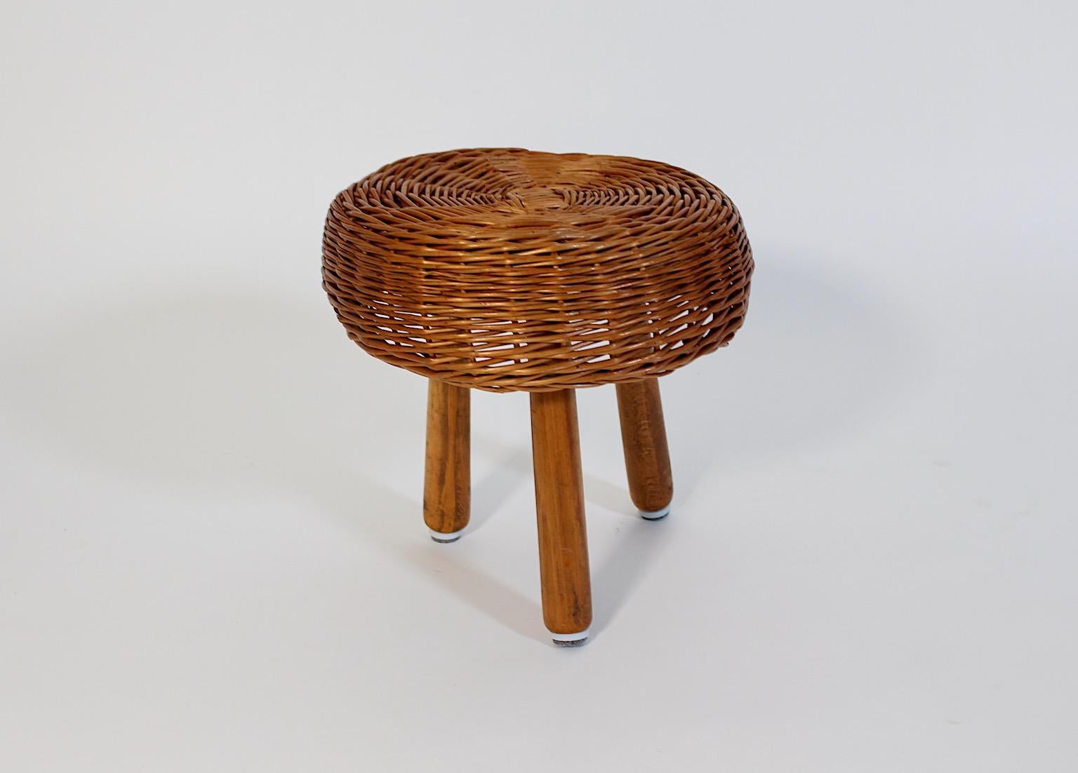 Sgabello organico in rattan e faggio vintage Tony Paul 1950s In condizioni buone in vendita a Vienna, AT
