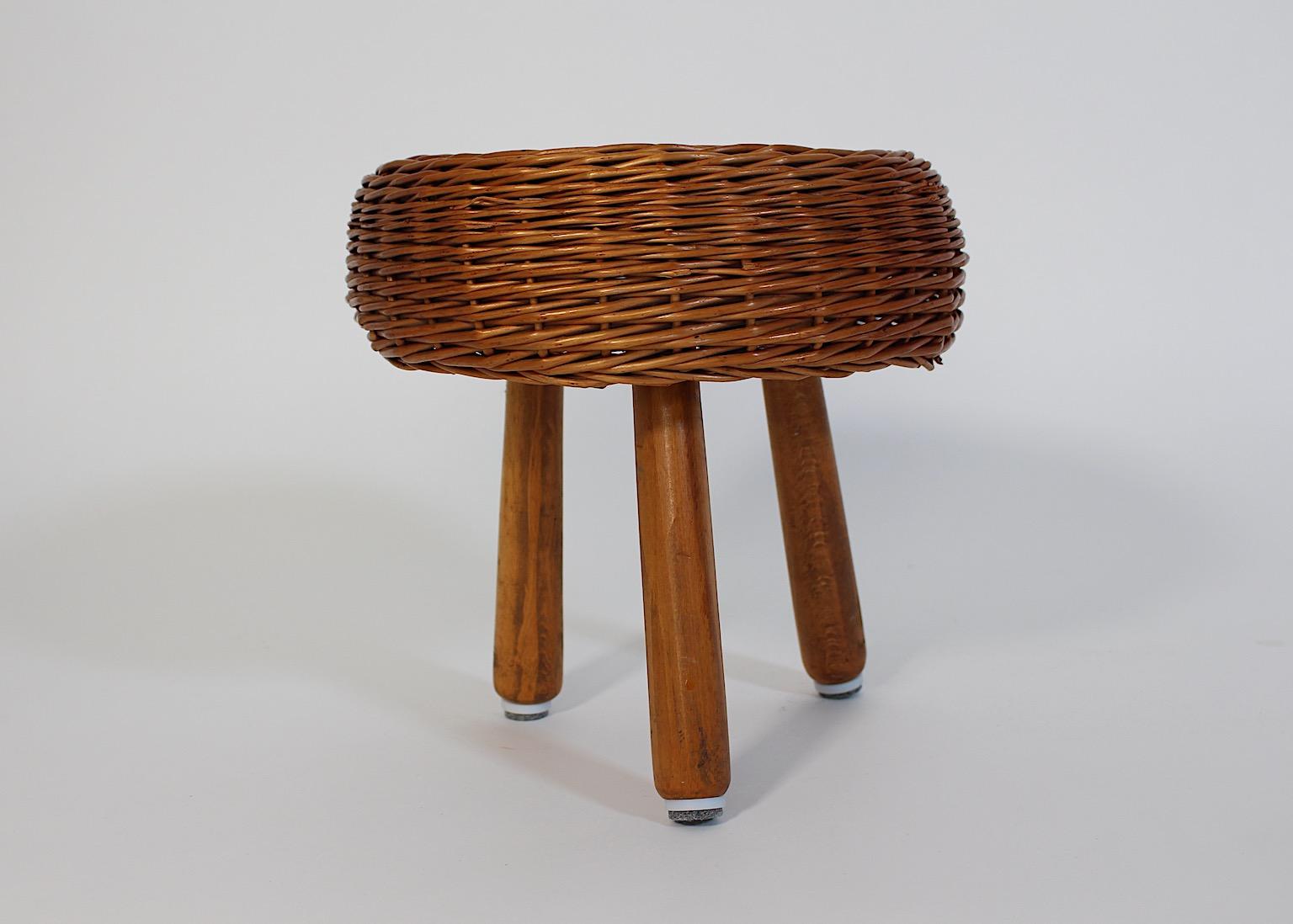 XX secolo Sgabello organico in rattan e faggio vintage Tony Paul 1950s in vendita