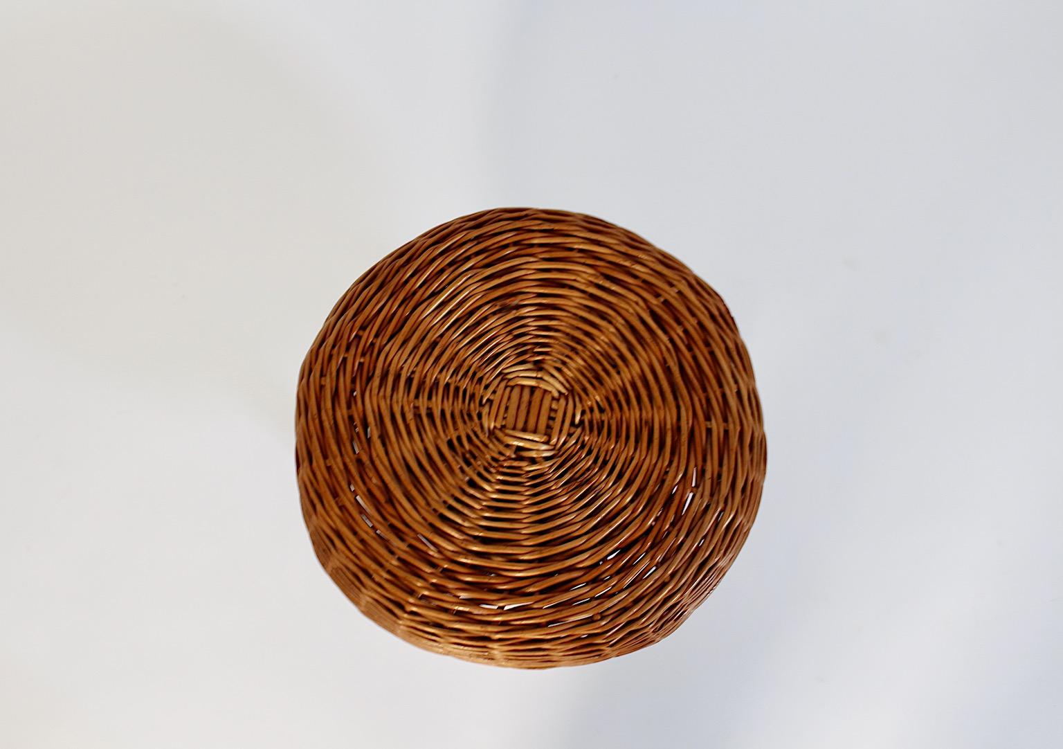 Sgabello organico in rattan e faggio vintage Tony Paul 1950s in vendita 2