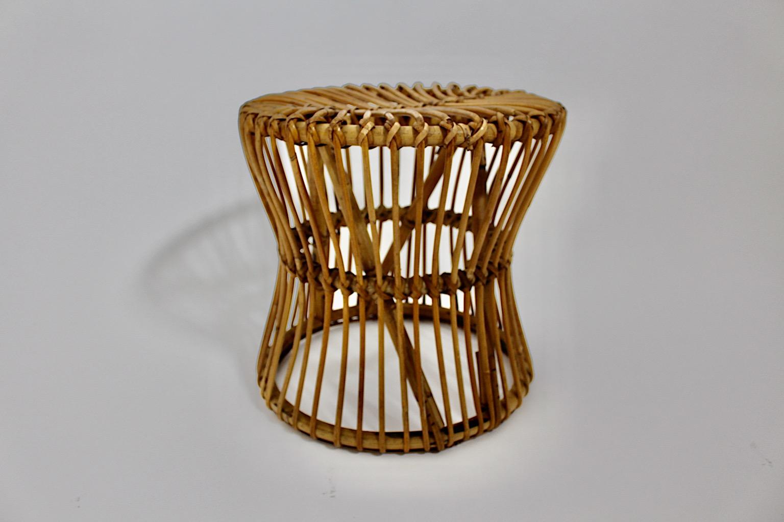 Mid-Century Modern Vintage Rattan Circular Stool Side Table, 1950s, Italy In Good Condition In Vienna, AT