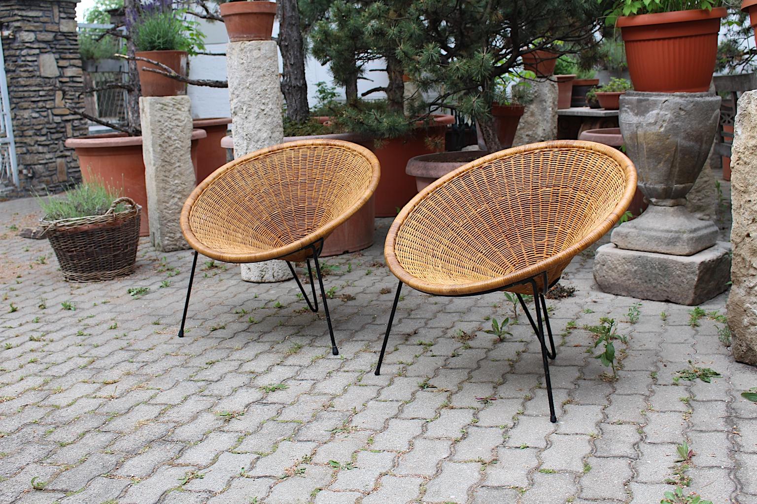 Mid Century Modern Vintage Rattan Patio Garden Chairs Roberto Mango Italy, 1950s For Sale 6