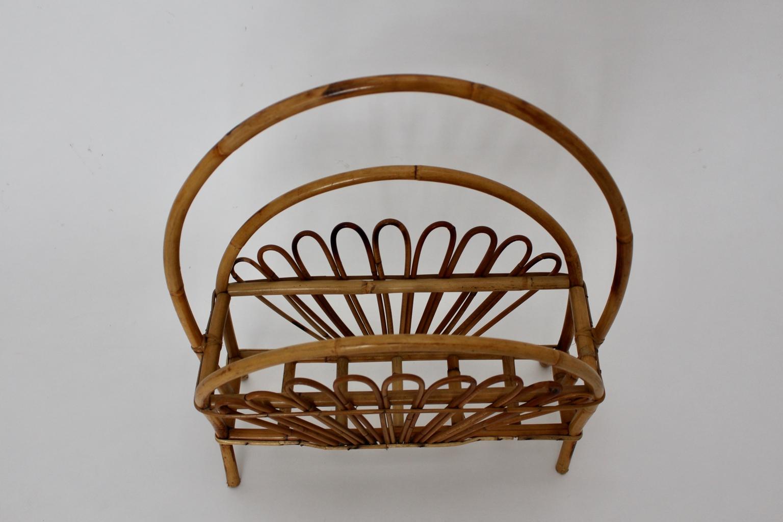 Mid-Century Modern Vintage Rattan Magazine Rack, 1950s, Italy In Good Condition For Sale In Vienna, AT