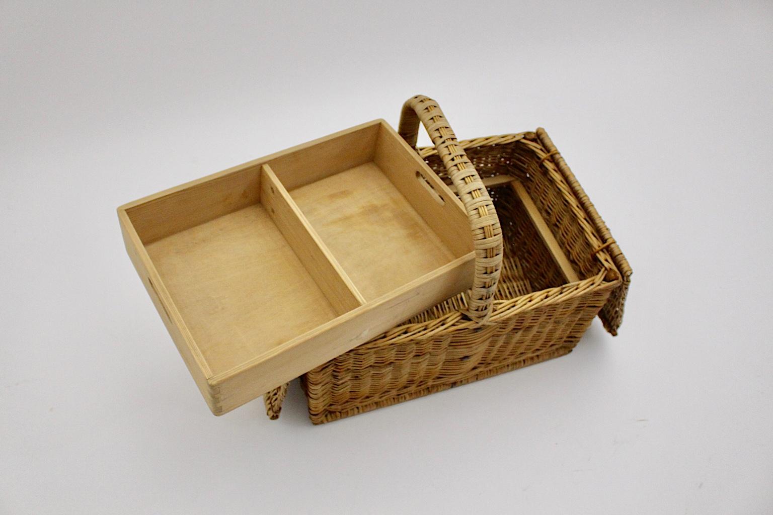 Mid-Century Modern Vintage Rattan Picnic Basket, 1950s, Austria For Sale 7