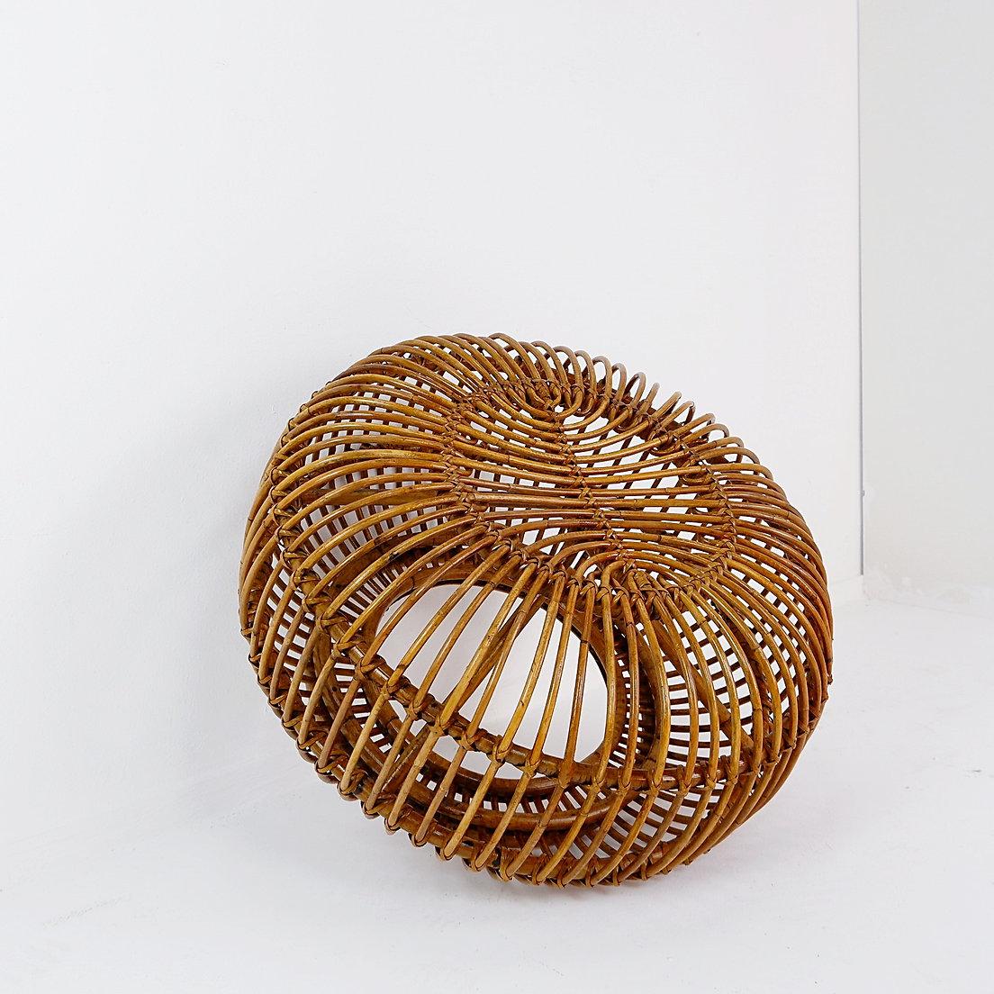 italien Pouf moderne du milieu du siècle dernier en rotin vintage dans le style d'Albini, années 1960 en vente