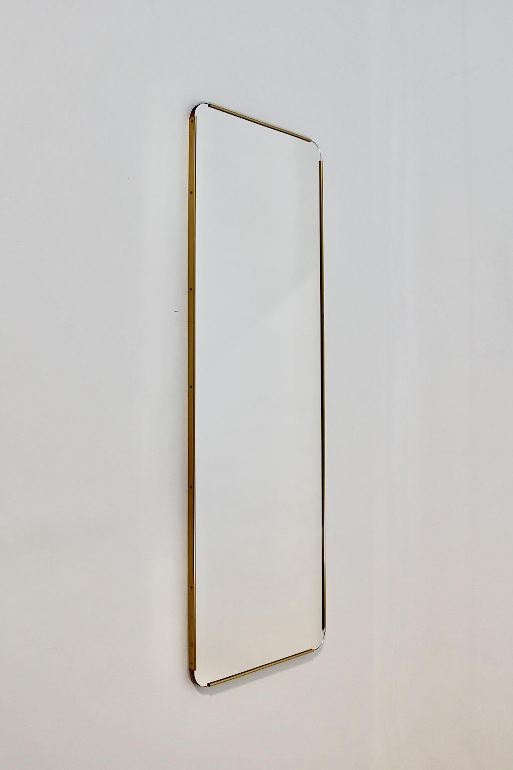 Mid Century Modern Vintage Rectangular Brass Full Length Mirror Floor Mirror  (Italienisch) im Angebot
