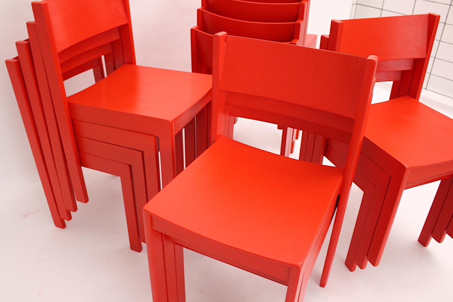 Milieu du XXe siècle Chaises de salle à manger en hêtre rouge d'époque The Moderns 1950s Vienna Austria en vente
