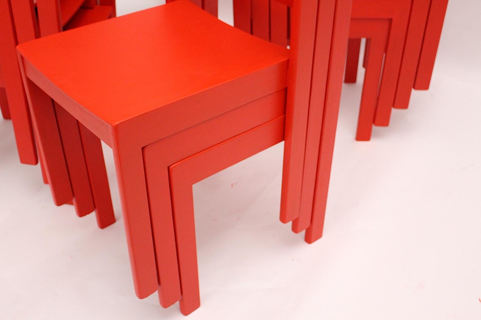 Chaises de salle à manger en hêtre rouge d'époque The Moderns 1950s Vienna Austria en vente 1