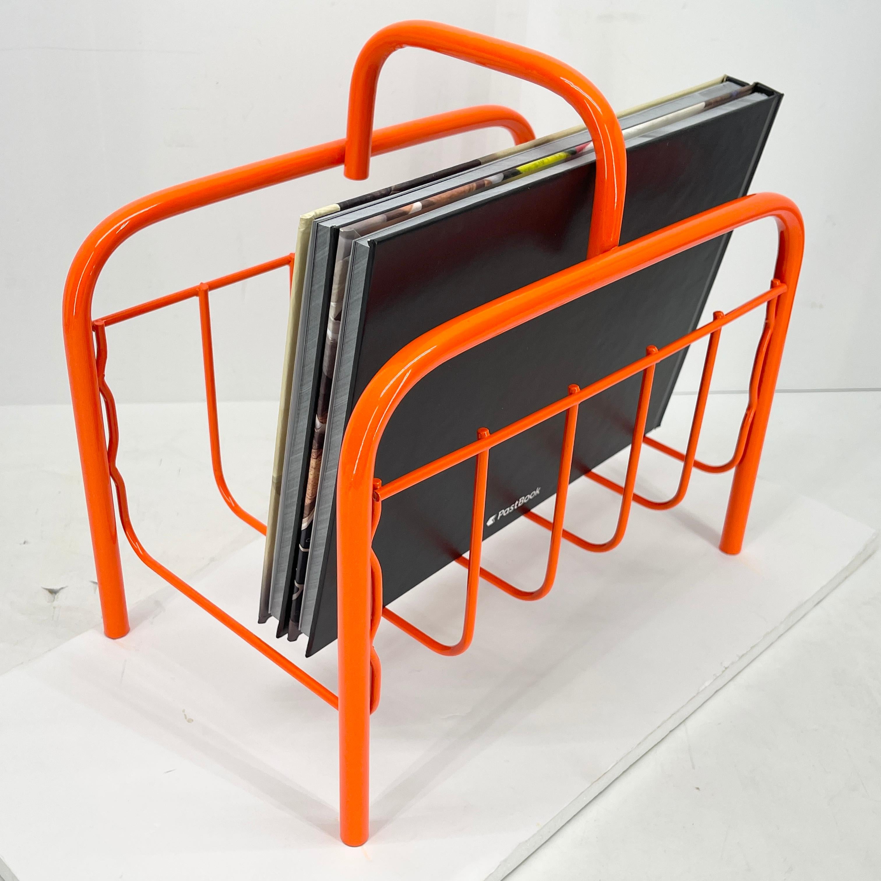 Mid-Century Modern Vintage Red Orange Metal Magazine Rack In Good Condition In Haddonfield, NJ