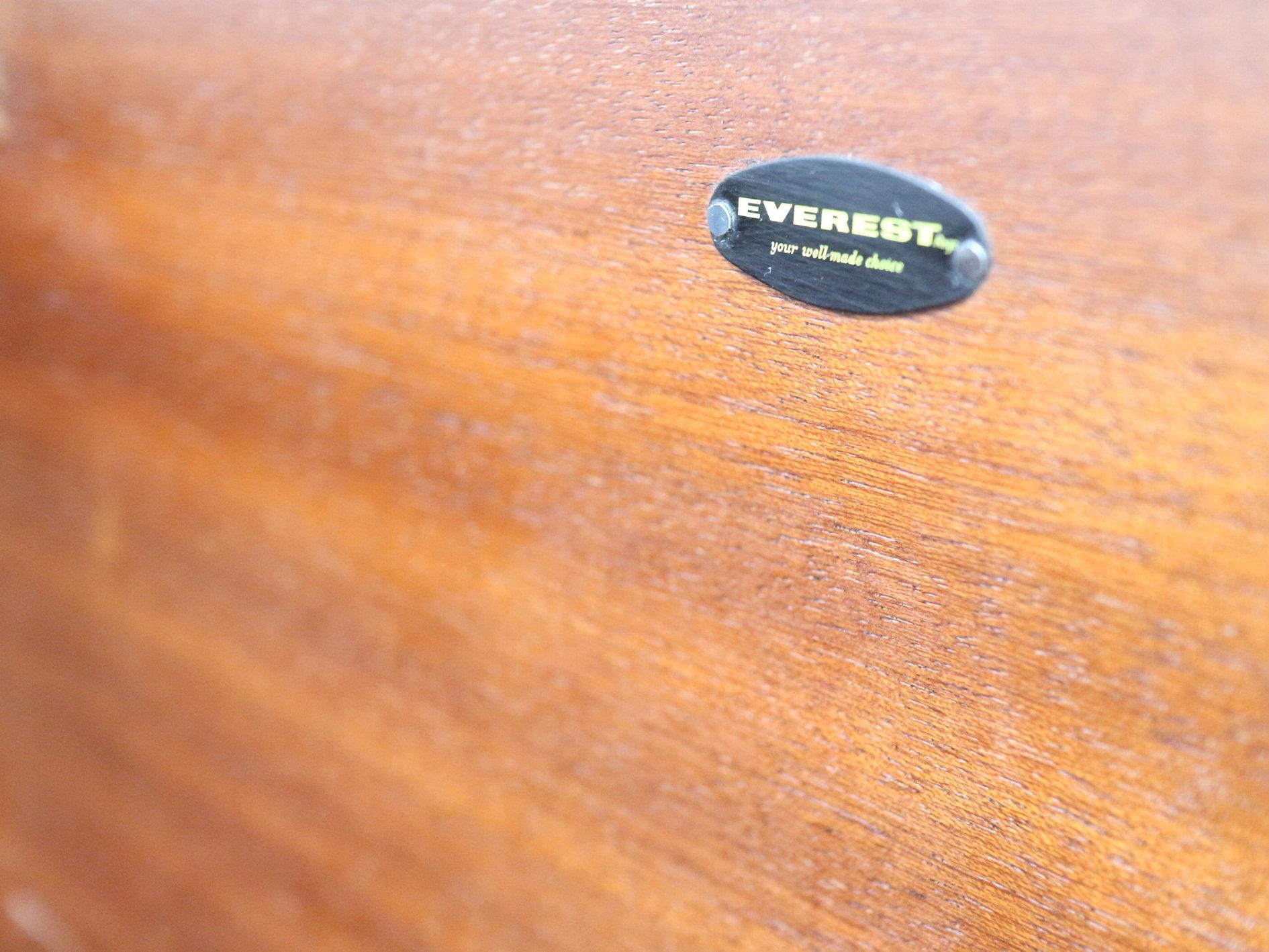 Credenza credenza vintage in legno di palissandro e teak del Mid Century Modern di Everest in vendita 3