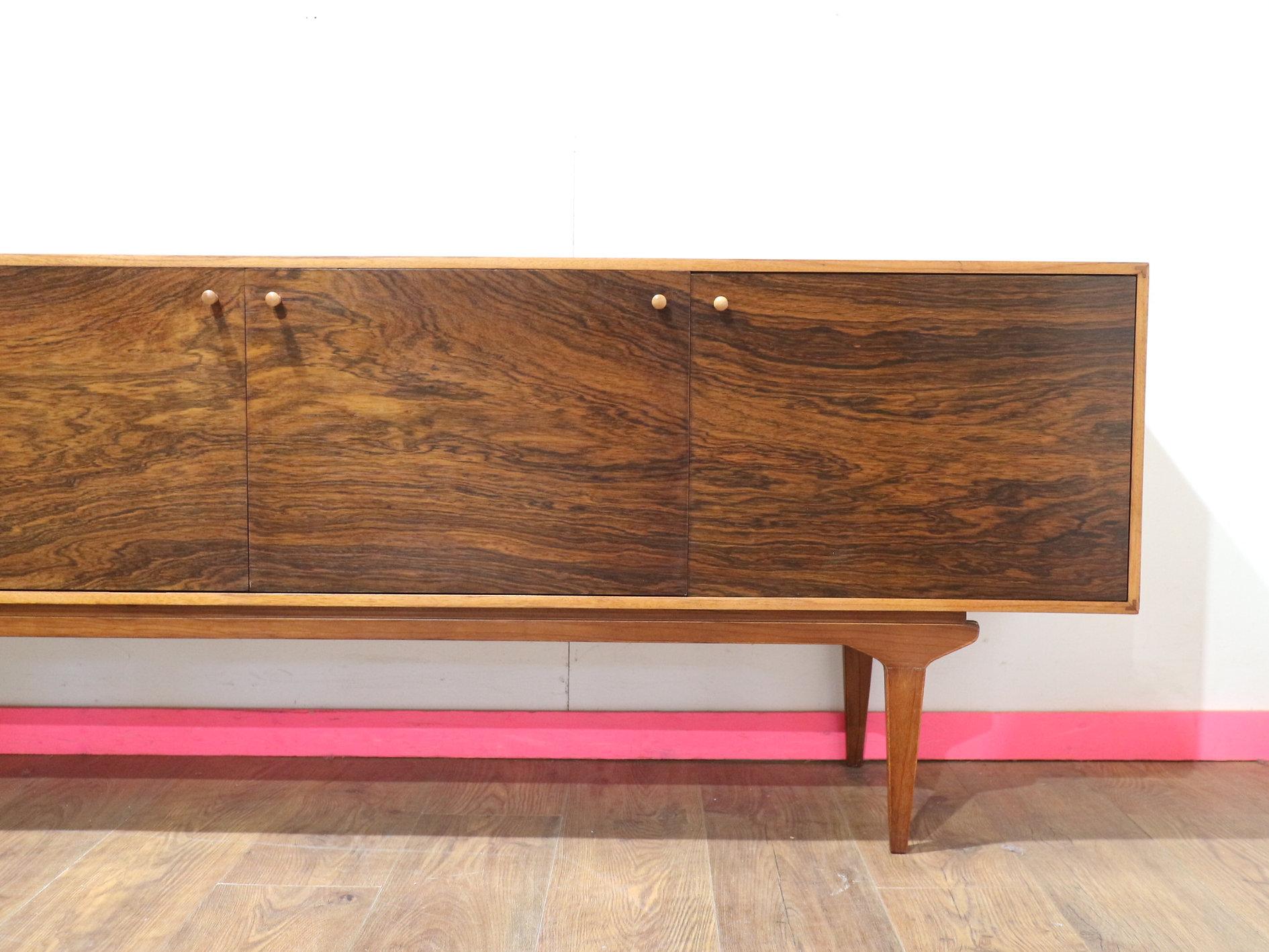 Palissandro Credenza credenza vintage in legno di palissandro e teak del Mid Century Modern di Everest in vendita