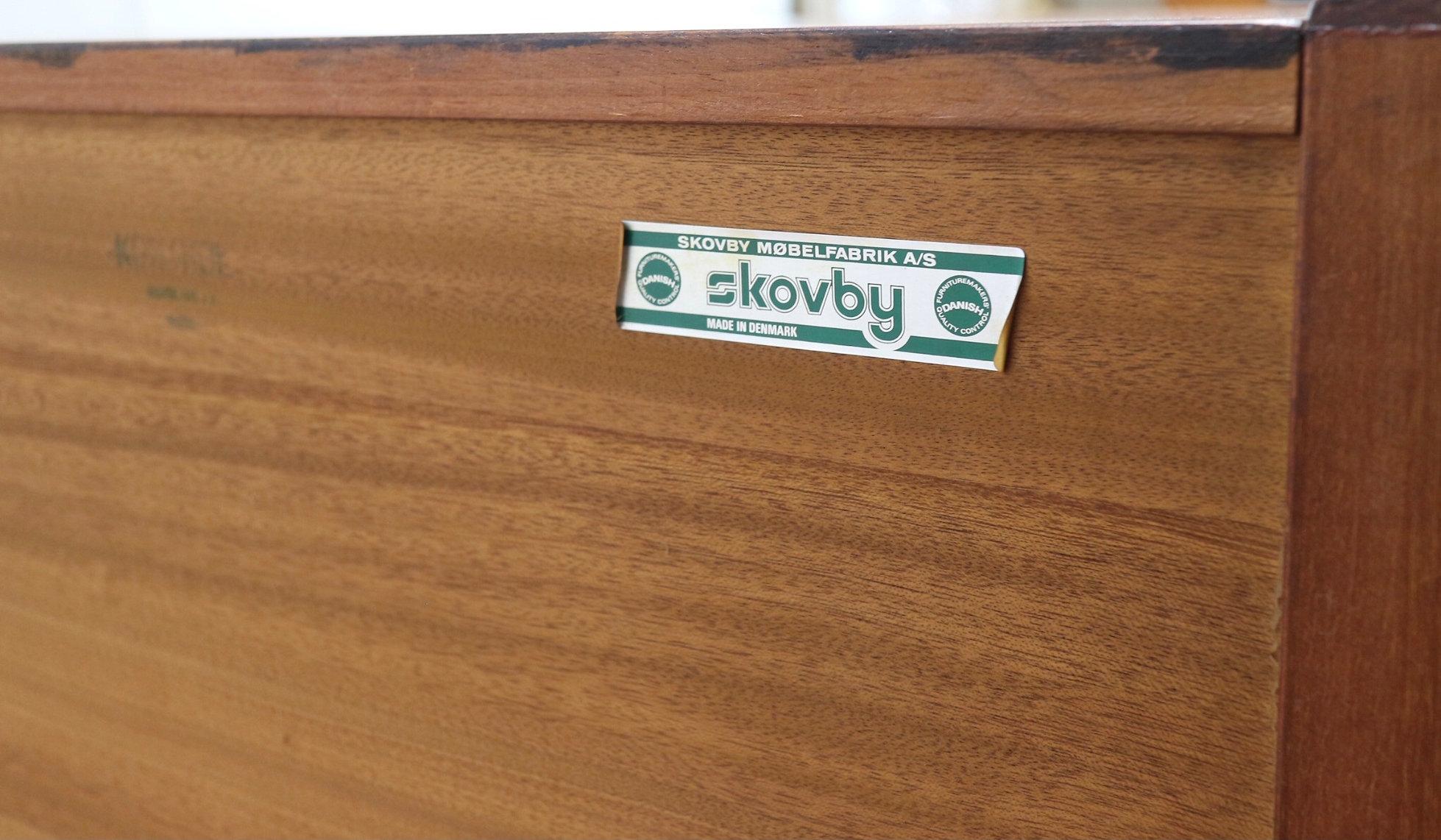 Mid Century Modern Vintage Rosewood Credenza by Skovby Danish Sideboard For Sale 7