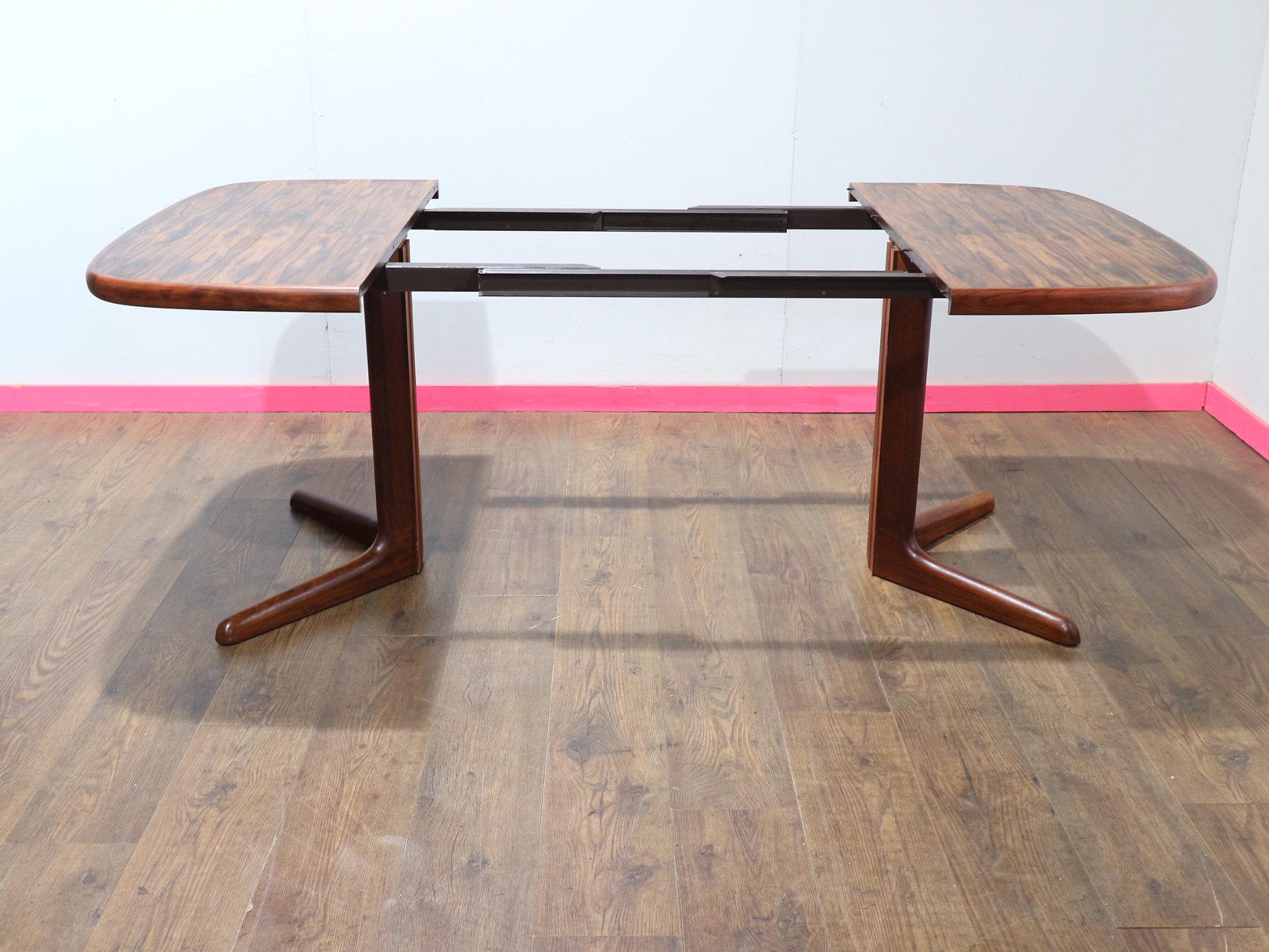 Ausziehbarer dänischer Vintage-Esstisch aus Rosenholz von Skovby, Mid-Century Modern im Zustand „Gut“ in Los Angeles, CA